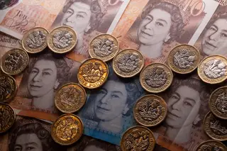 Banco de Inglaterra anuncia data para circulação de moedas e notas com rosto de Carlos III
