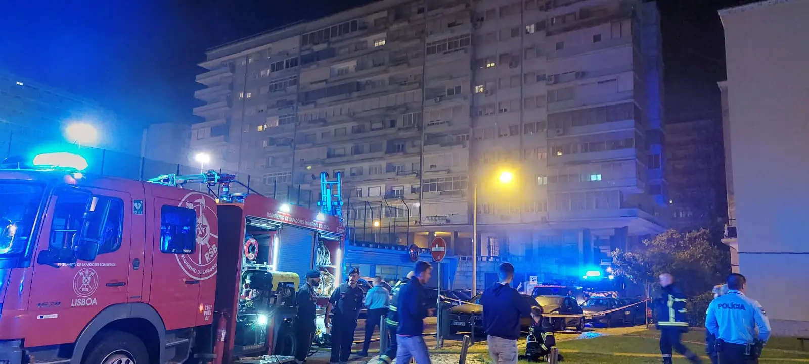Incêndio em Lisboa destrói duas habitações
