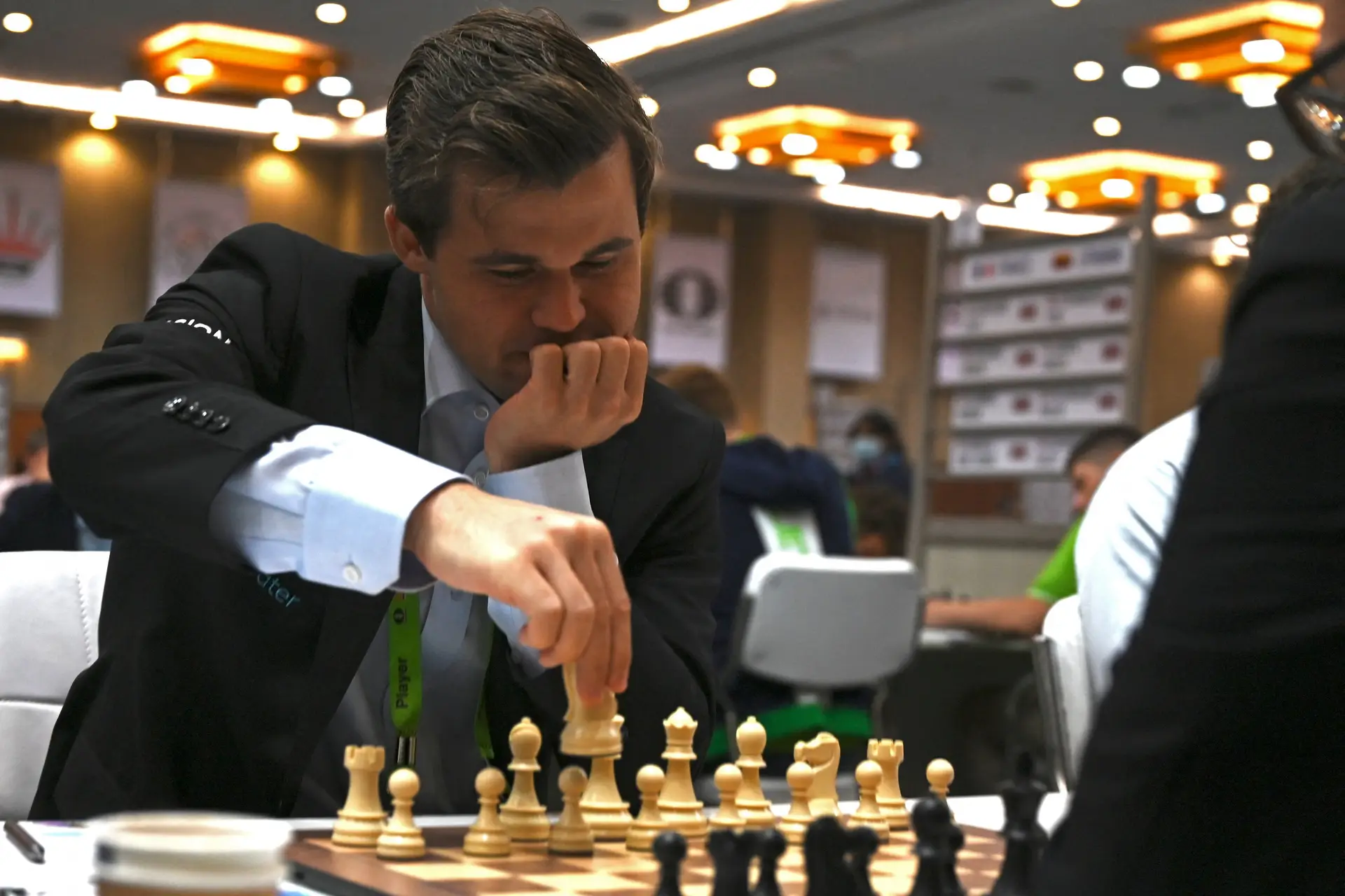 Campeão mundial de xadrez acusa adversário de batota