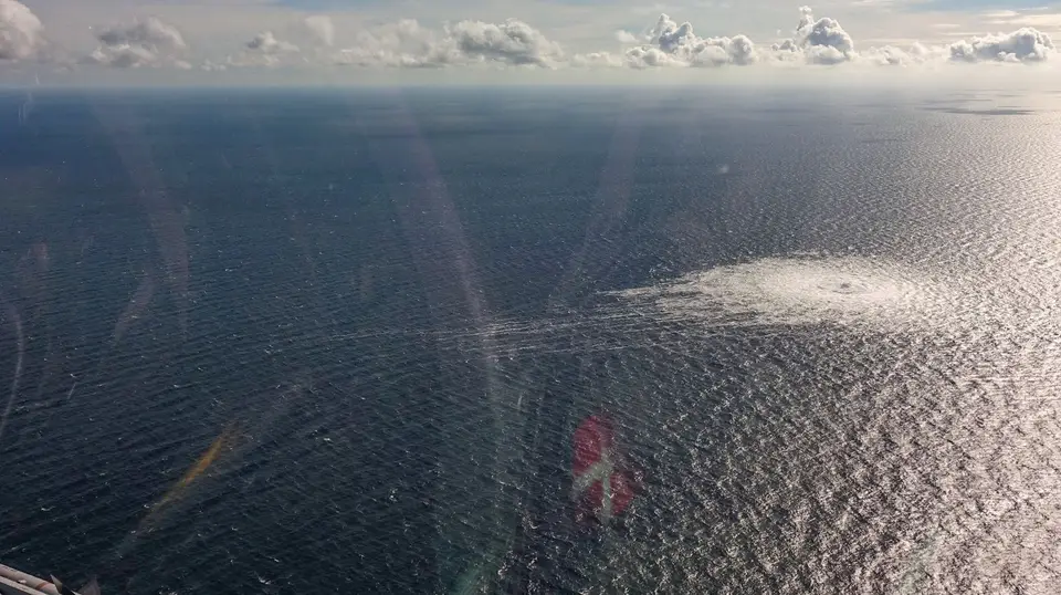 Explosões que provocaram fugas de gás nos gasodutos Nord Stream 2 no Mar Báltico.