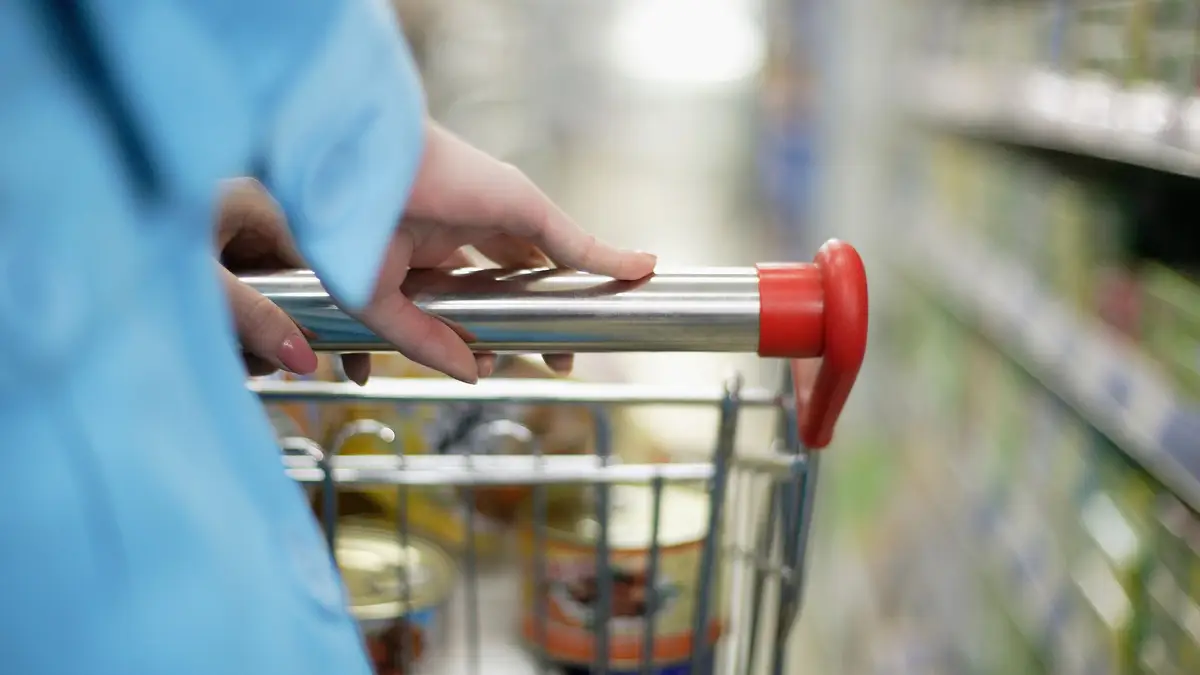 Carrinho de compras de supermercado.