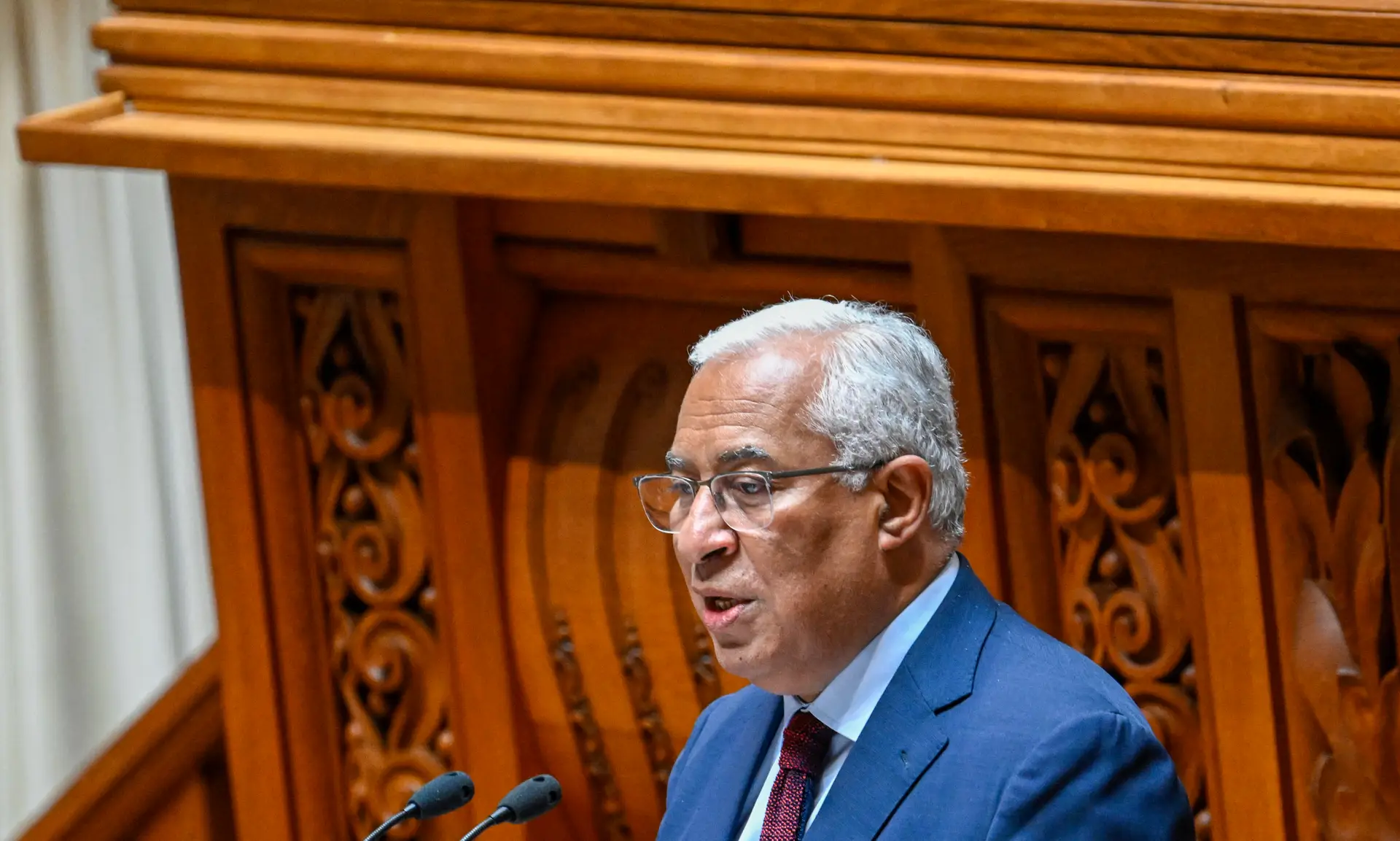 Costa vai ao Parlamento falar sobre aeroporto, orçamento de Estado e descida do IRC