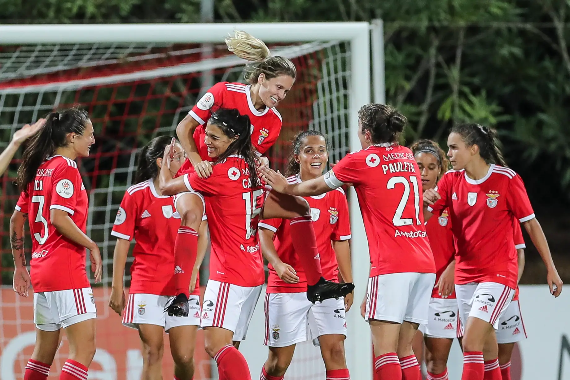 O Benfica qualificou-se hoje pelo segundo ano consecutivo para a fase de grupos da Liga dos Campeões feminina de futebol.