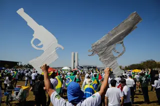Violência e posse de armas marcaram a campanha e ameaçam as eleições no Brasil