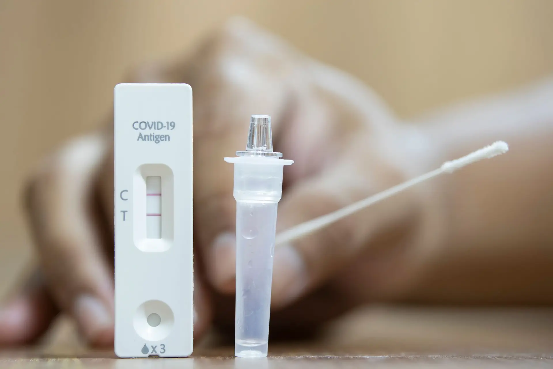 Covid-19: médicos de sáude pública consideram prematuro fim do estado de alerta