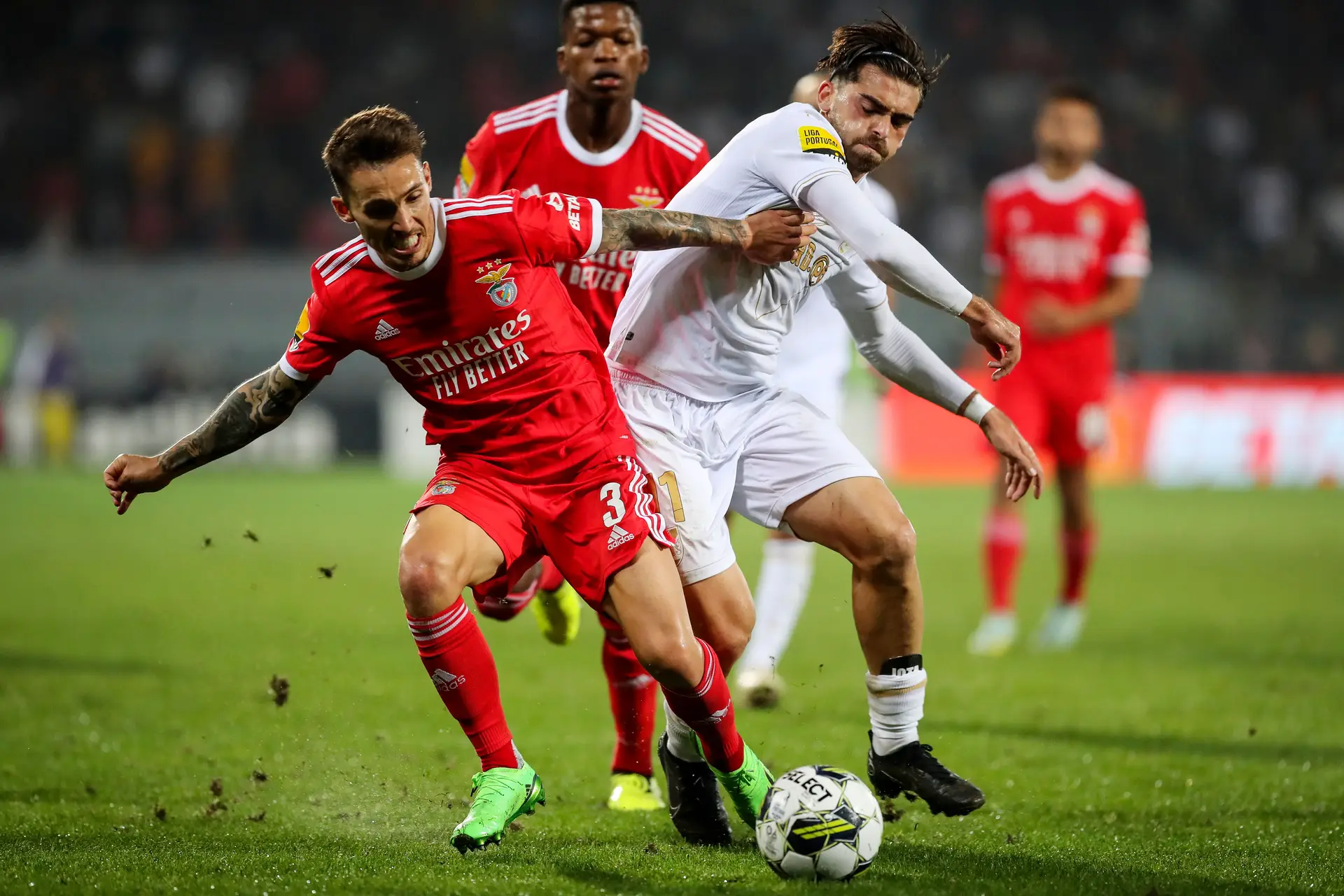 Benfica empata com Vitória SC e não aproveita deslize do SC Braga