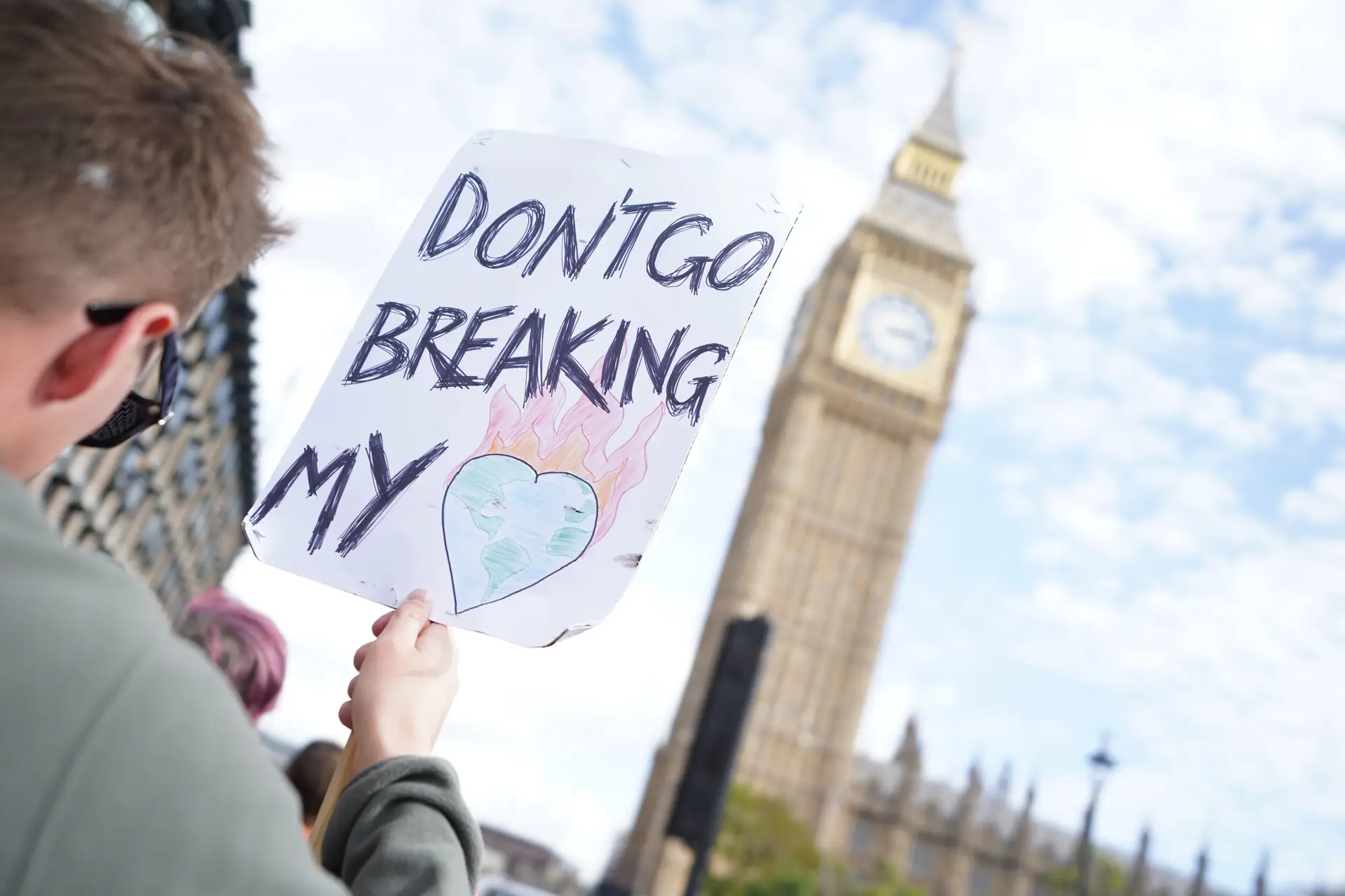 Milhares de britânicos protestam em Londres contra inflação e medidas de Liz Truss