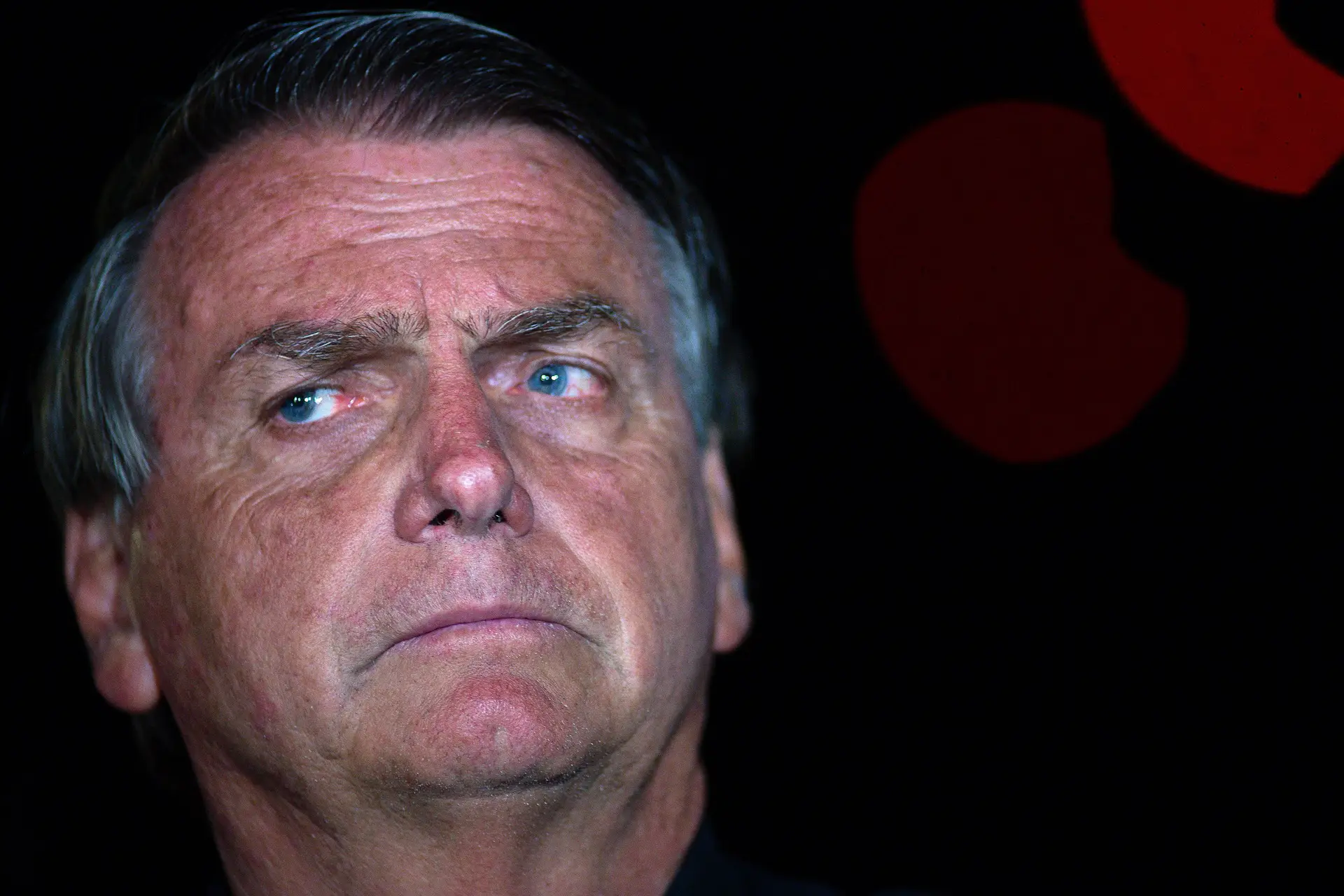 "Pintou um clima": palavras de Bolsonaro geram onda de indignação