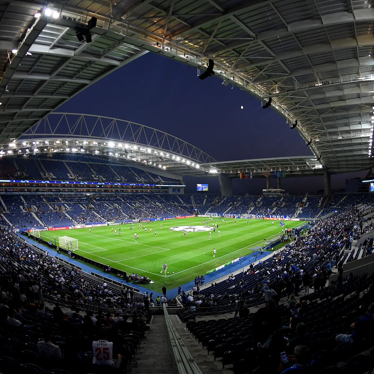 FC Porto punido com interdição do Dragão por um jogo e multas de 8.670  euros - FC Porto - Jornal Record