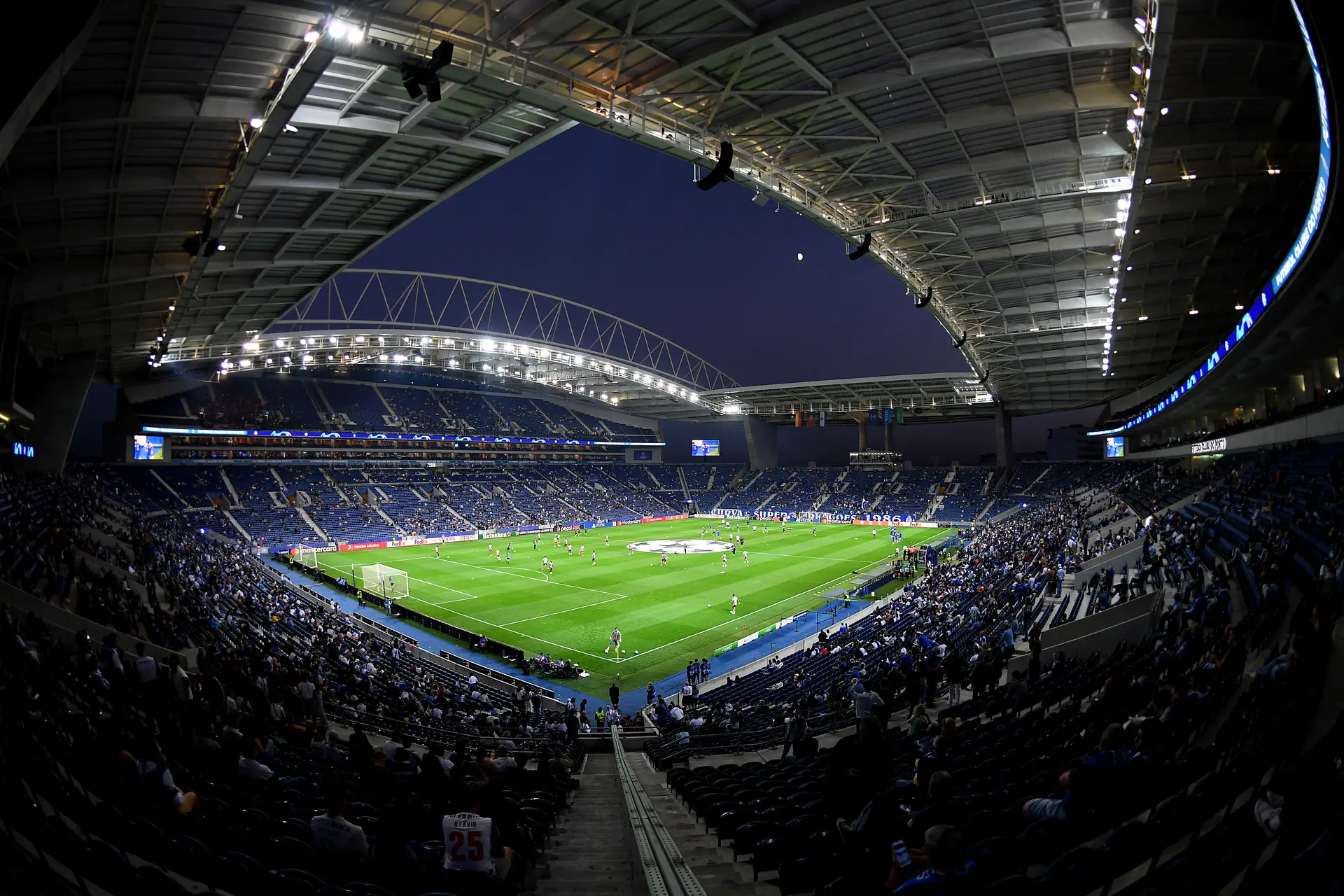 Estádio do Dragão com lotação esgotada para embate entre FC Porto e Inter de Milão