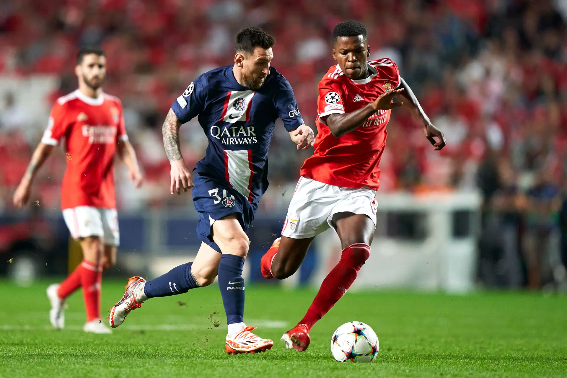 Benfica e PSG mantêm-se invictos com empate na Luz