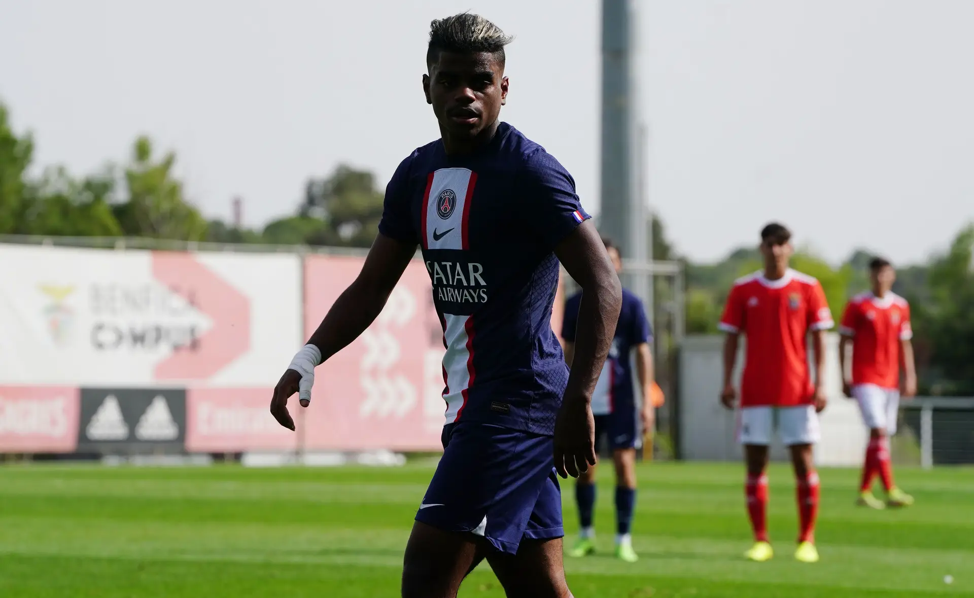 Benfica perde com Paris Saint-Germain e continua sem vencer na Youth League