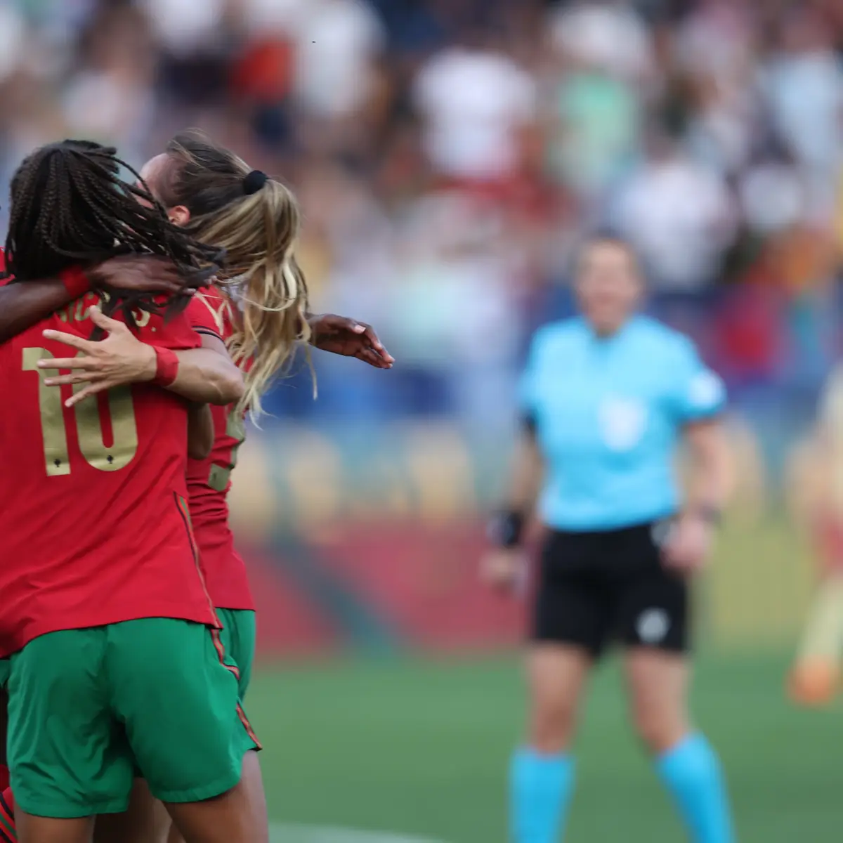 Portugal jogo 'play-off' do Mundial 2023 feminino em Vizela e Paços de  Ferreira —