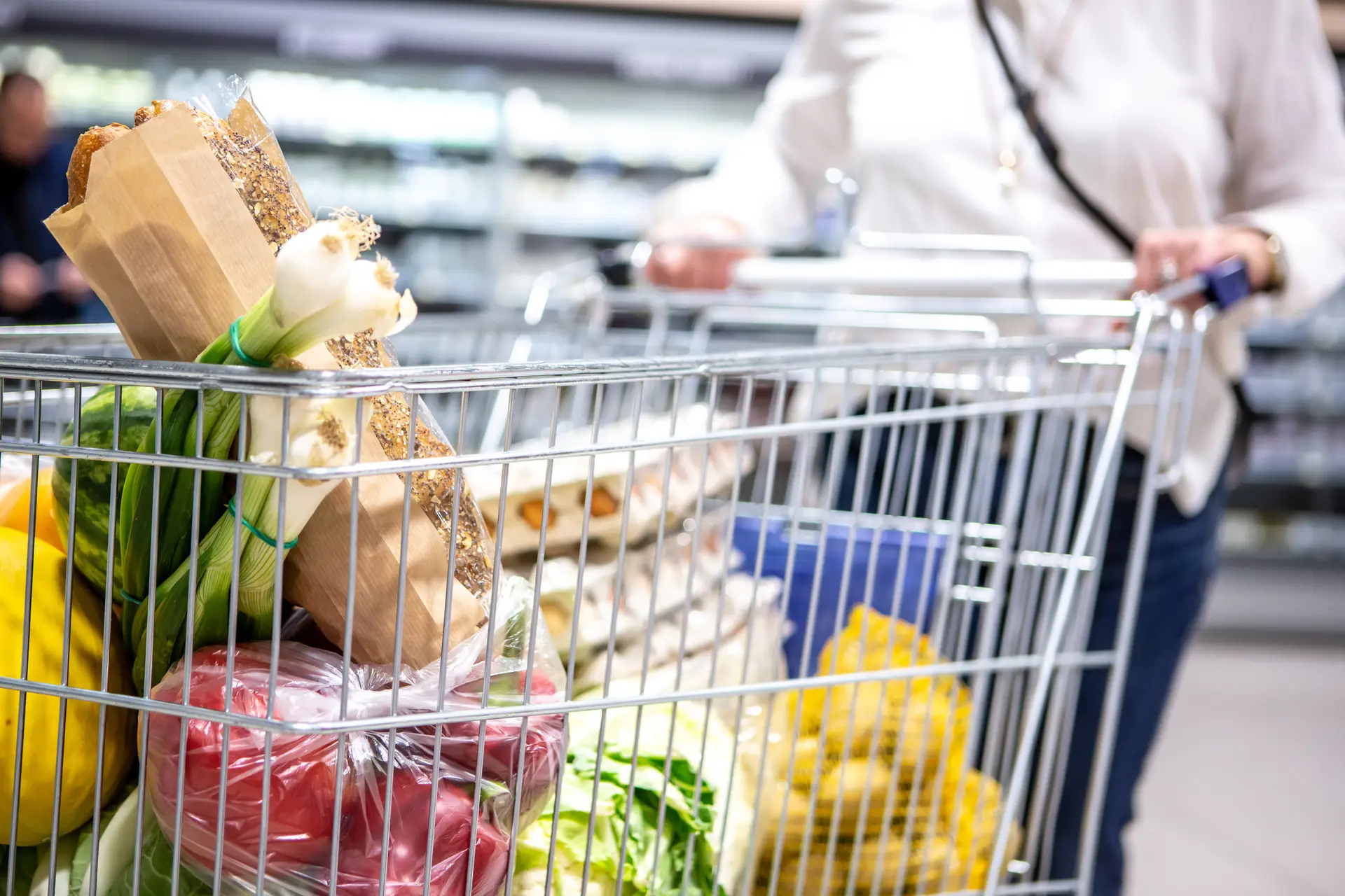Preço médio do cabaz de alimentos desce mais de 6%