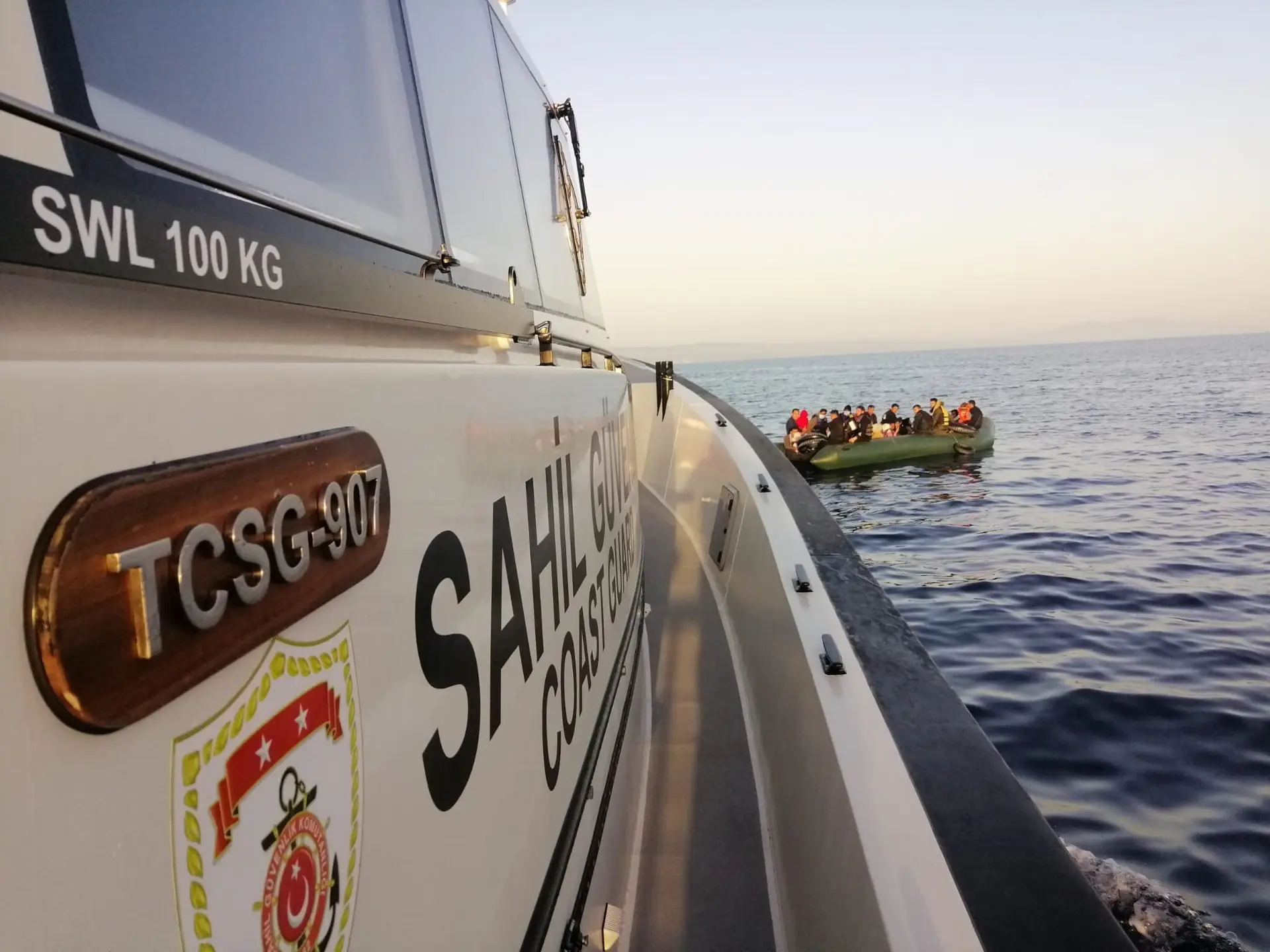 Pelo menos 15 migrantes mortos após dois naufrágios em águas gregas