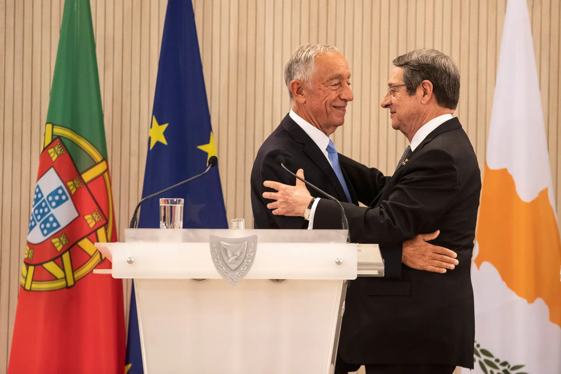 O Presidente da República, Marcelo Rebelo de Sousa, e o Presidente da República do Chipre, Nicos Anastasiades, prestam declarações à imprensa após um encontro oficial no Palácio Presidencial, Nicósia