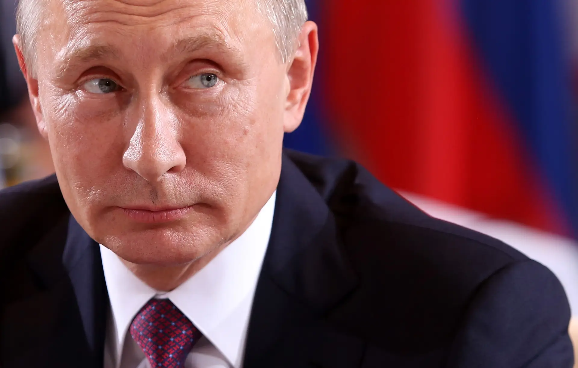 NATO  tem de "fazer mais" contra "delírios de grandeza" de Putin