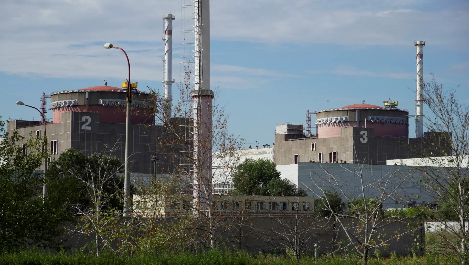 Central nuclear de Zaporíjia ficou totalmente sem energia após bombardeamentos russos