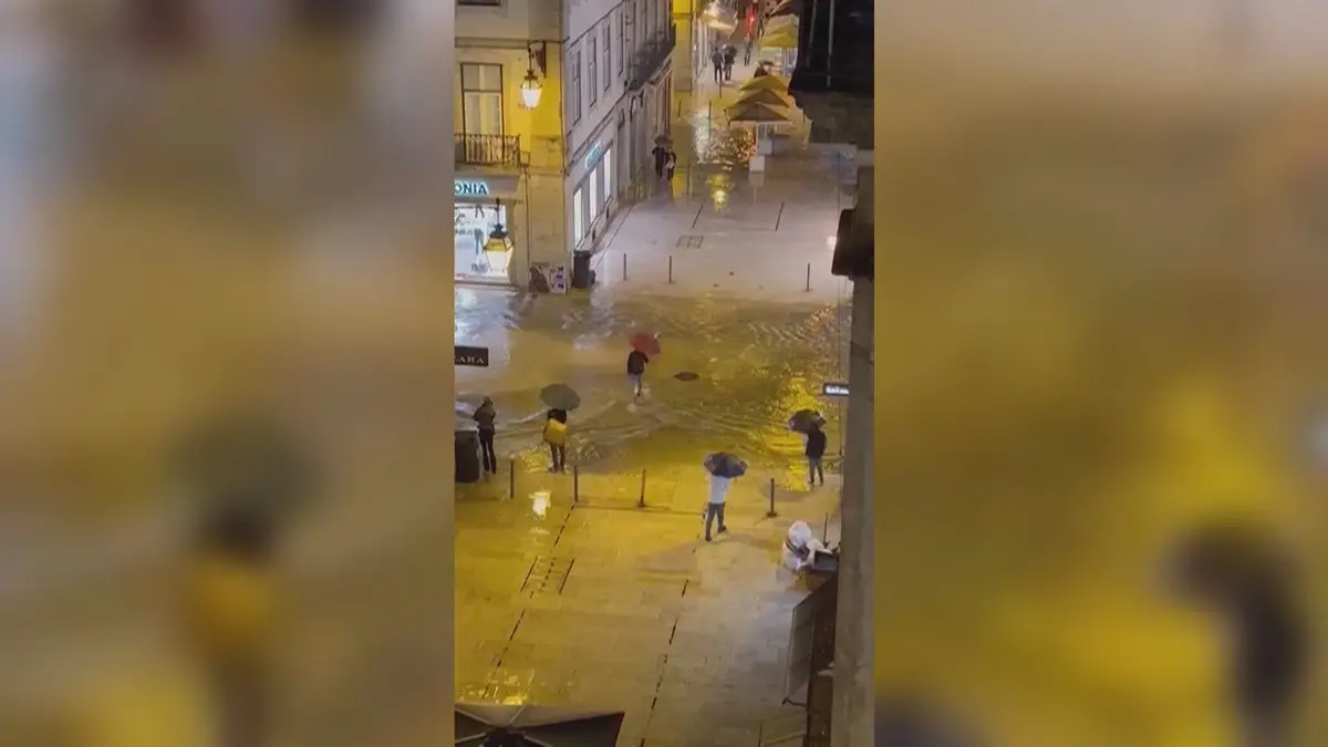 A chuva forte provoca inundações e estragos em Lisboa.