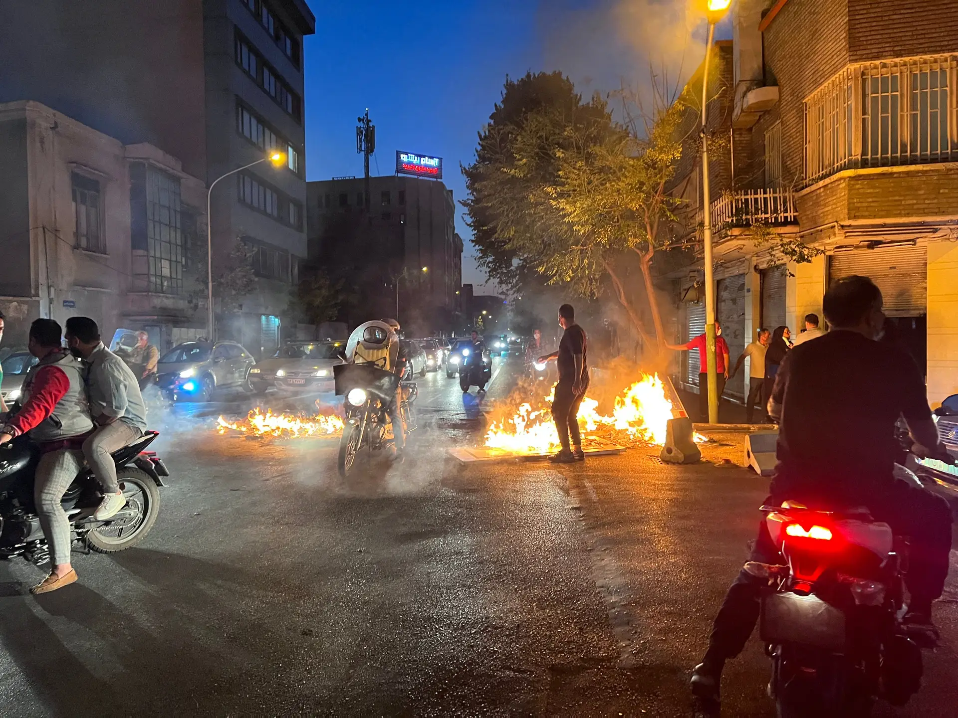 Reino Unido impõe sanções às autoridades iranianas em reação à repressão dos protestos