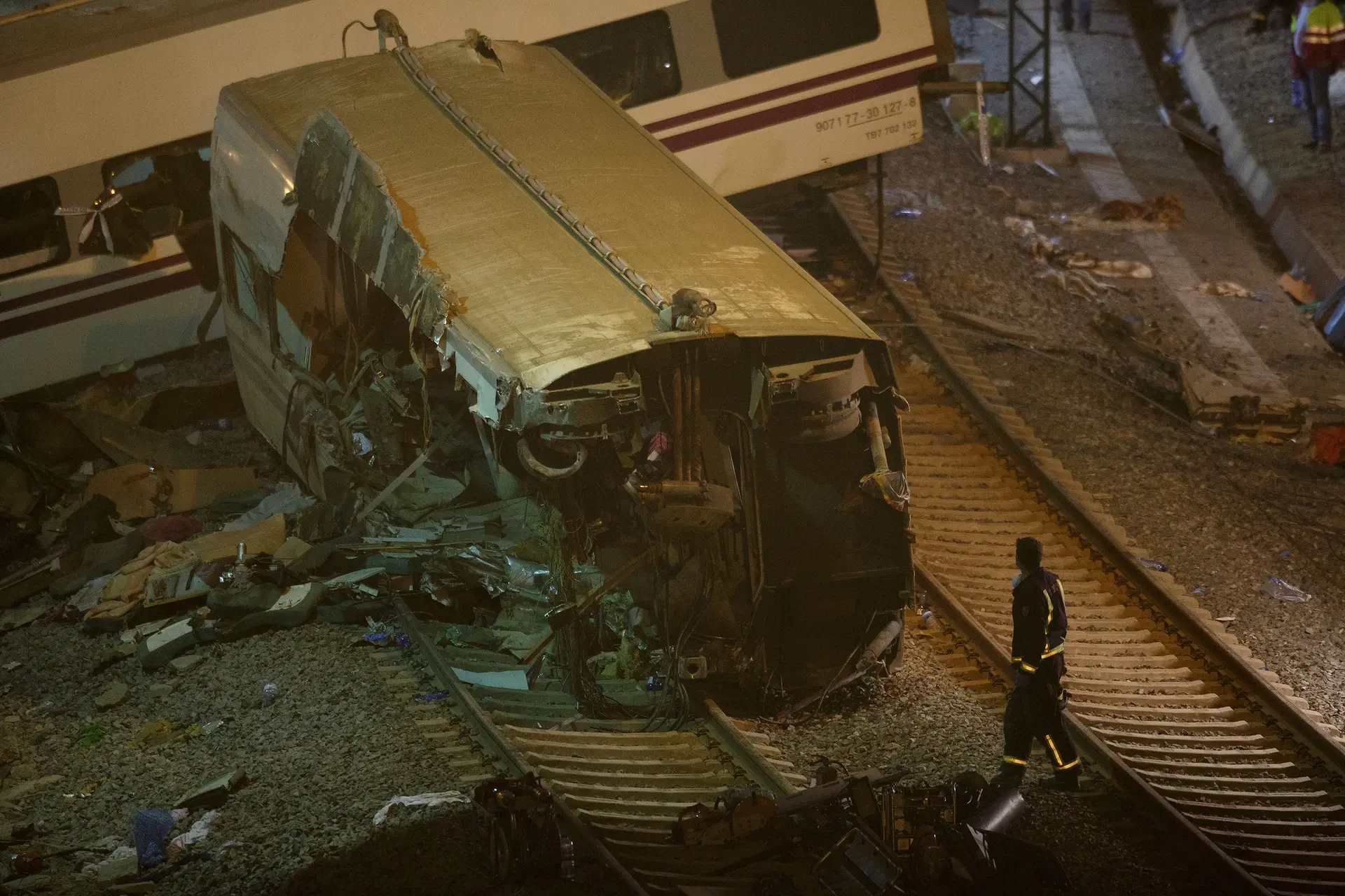 Acusado em acidente mortal de comboio em Espanha atribui culpa ao maquinista