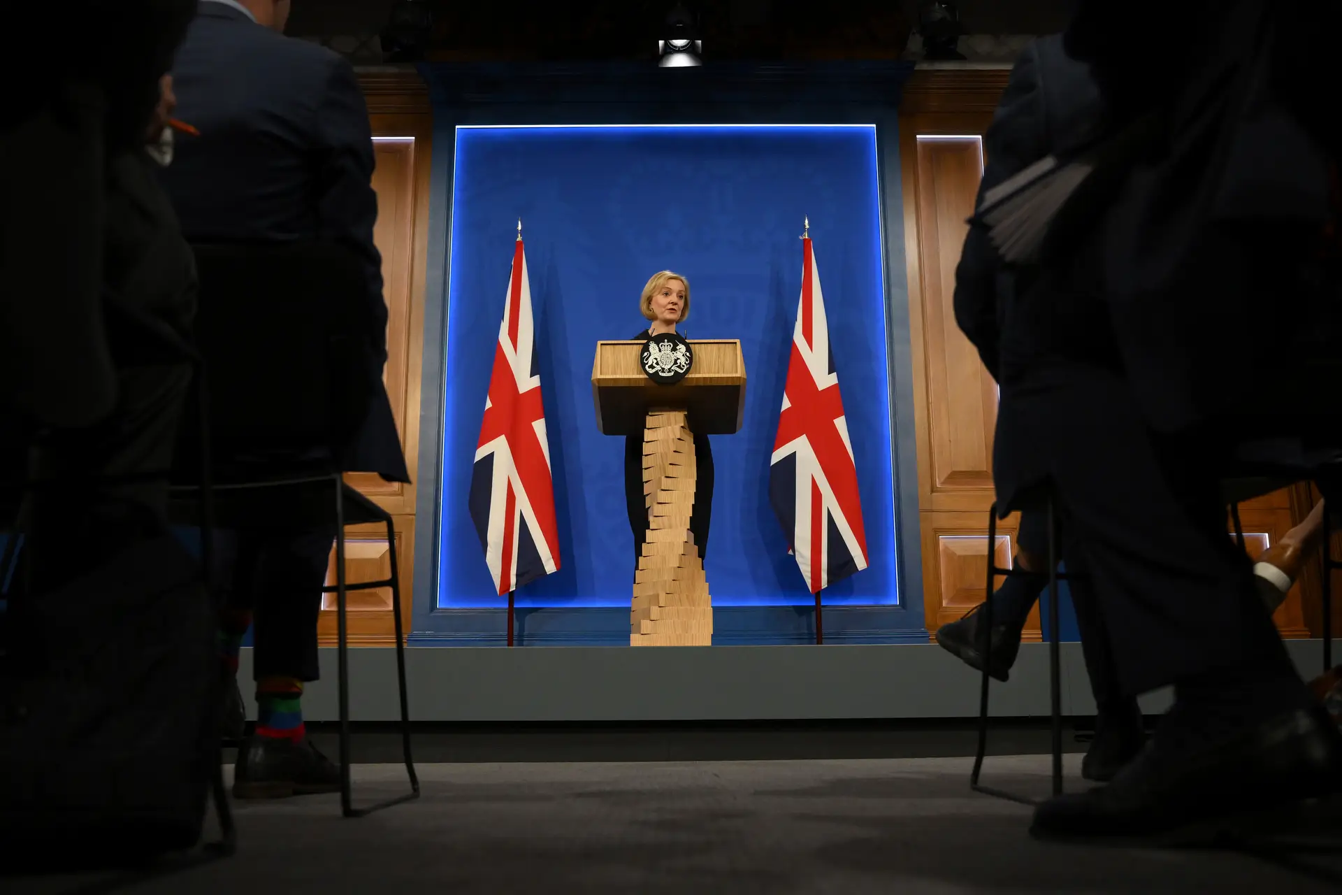 Os anúncios da primeira-ministra britânica após demissão de ministro das Finanças