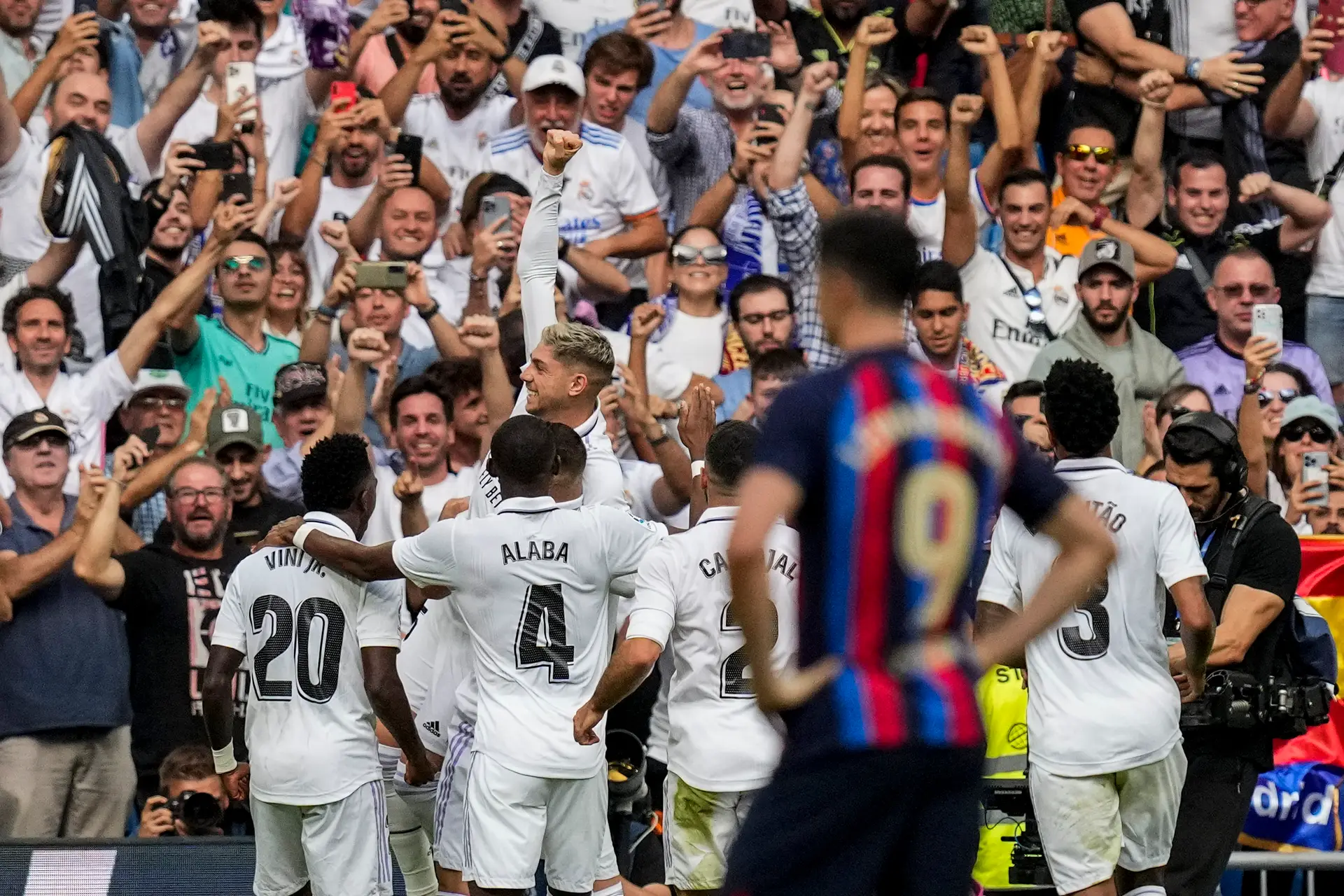 Real Madrid empata com Real Sociedad e deixa Barça escapar na liderança do  Espanhol - Folha PE
