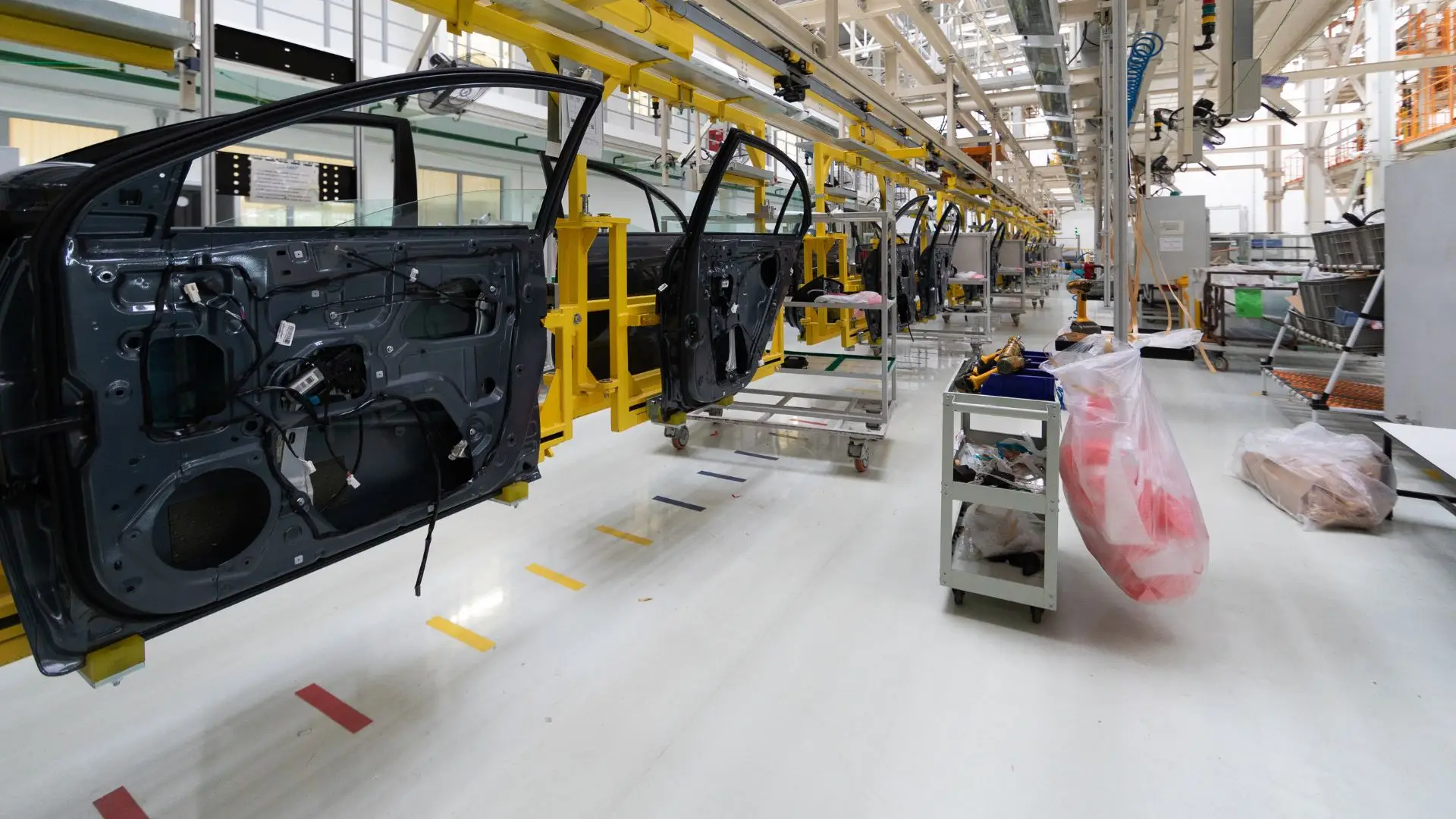 Fábrica da Mitsubishi no Tramagal aumenta volume de produção e atinge neutralidade carbónica