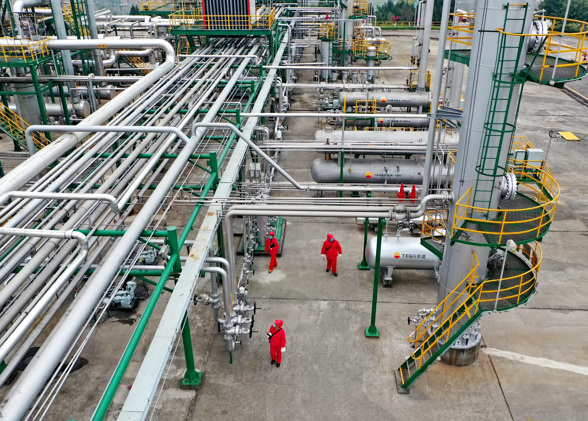 China suspende vendas de gás natural a clientes estrangeiros