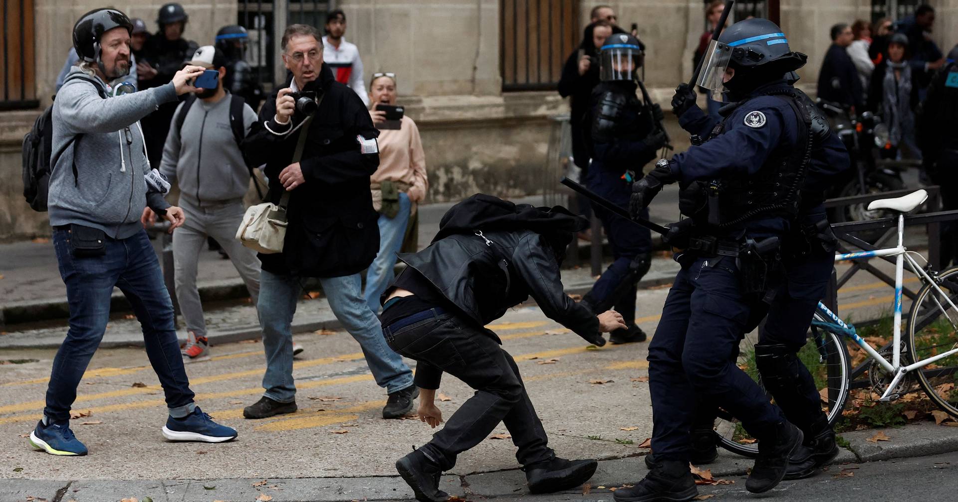 Grève générale en France entachée d’affrontements entre policiers et manifestants