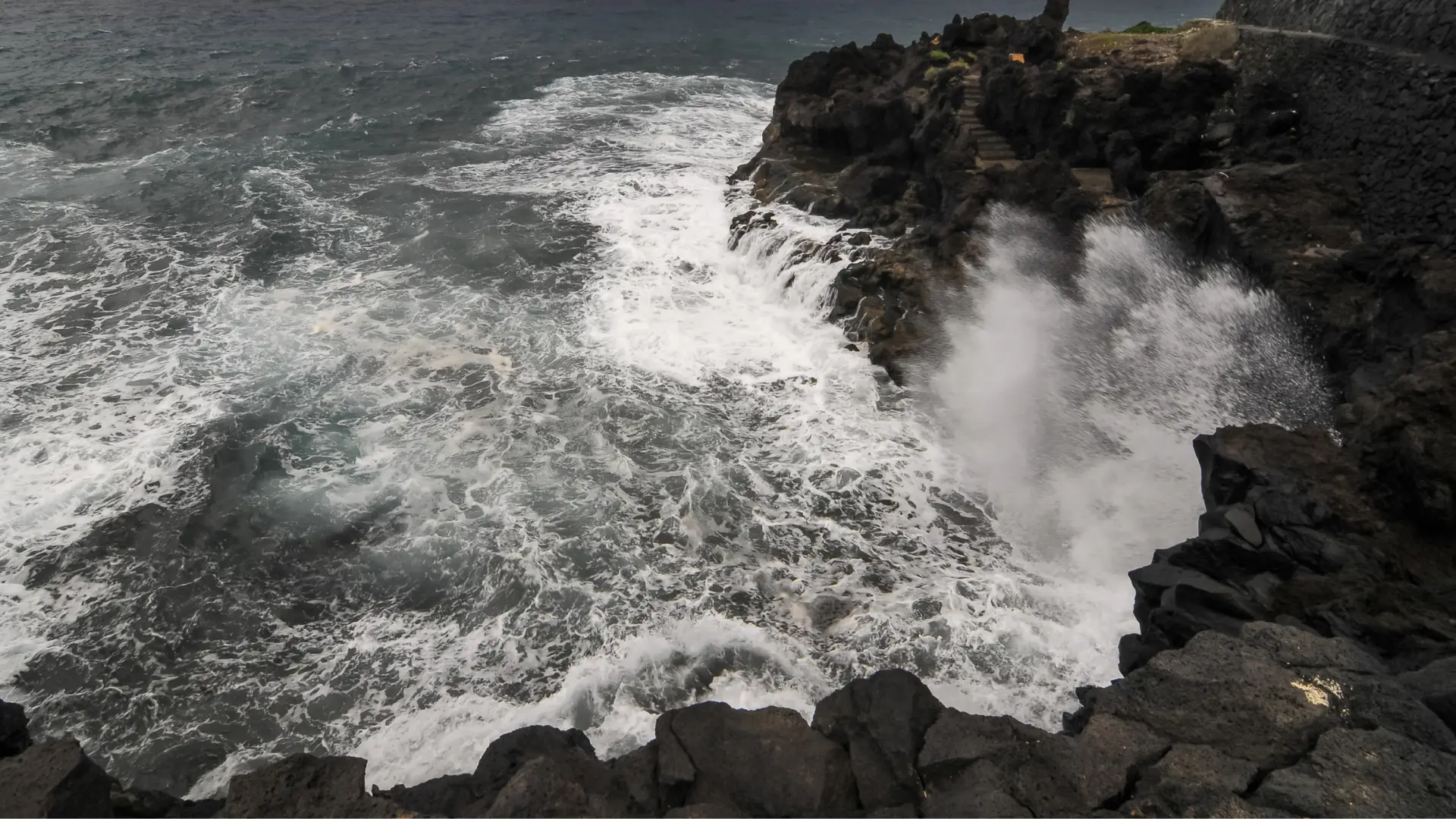 Tempestade Kirk: Marinha e Autoridade Marítima Nacional alertam para agravamento do estado do mar