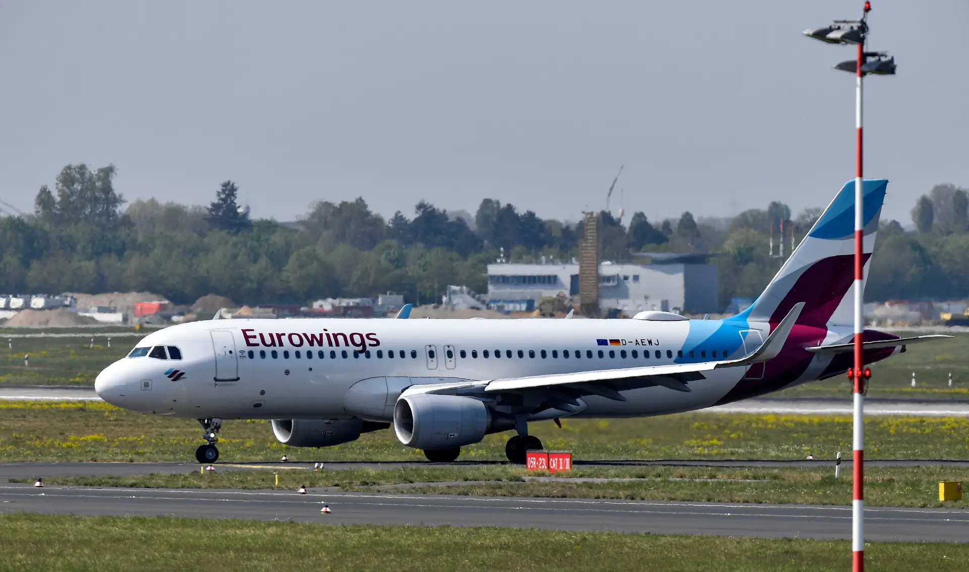 Avião da companhia aérea de baixo custo Eurowings.