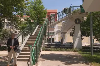 Um telemóvel para controlar o estado das pontes por onde passamos