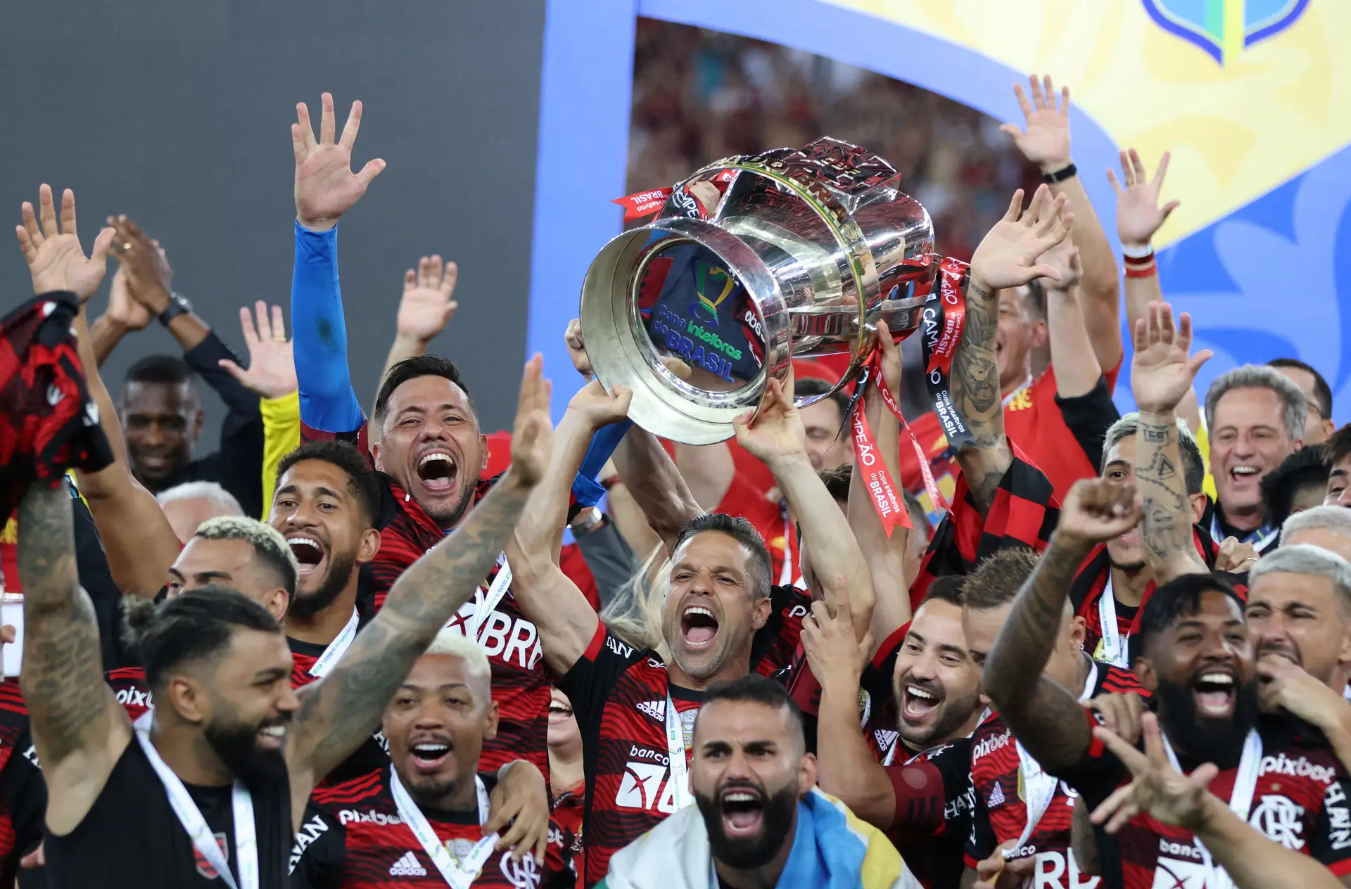 Flamengo conquista Taça do Brasil pela quarta vez