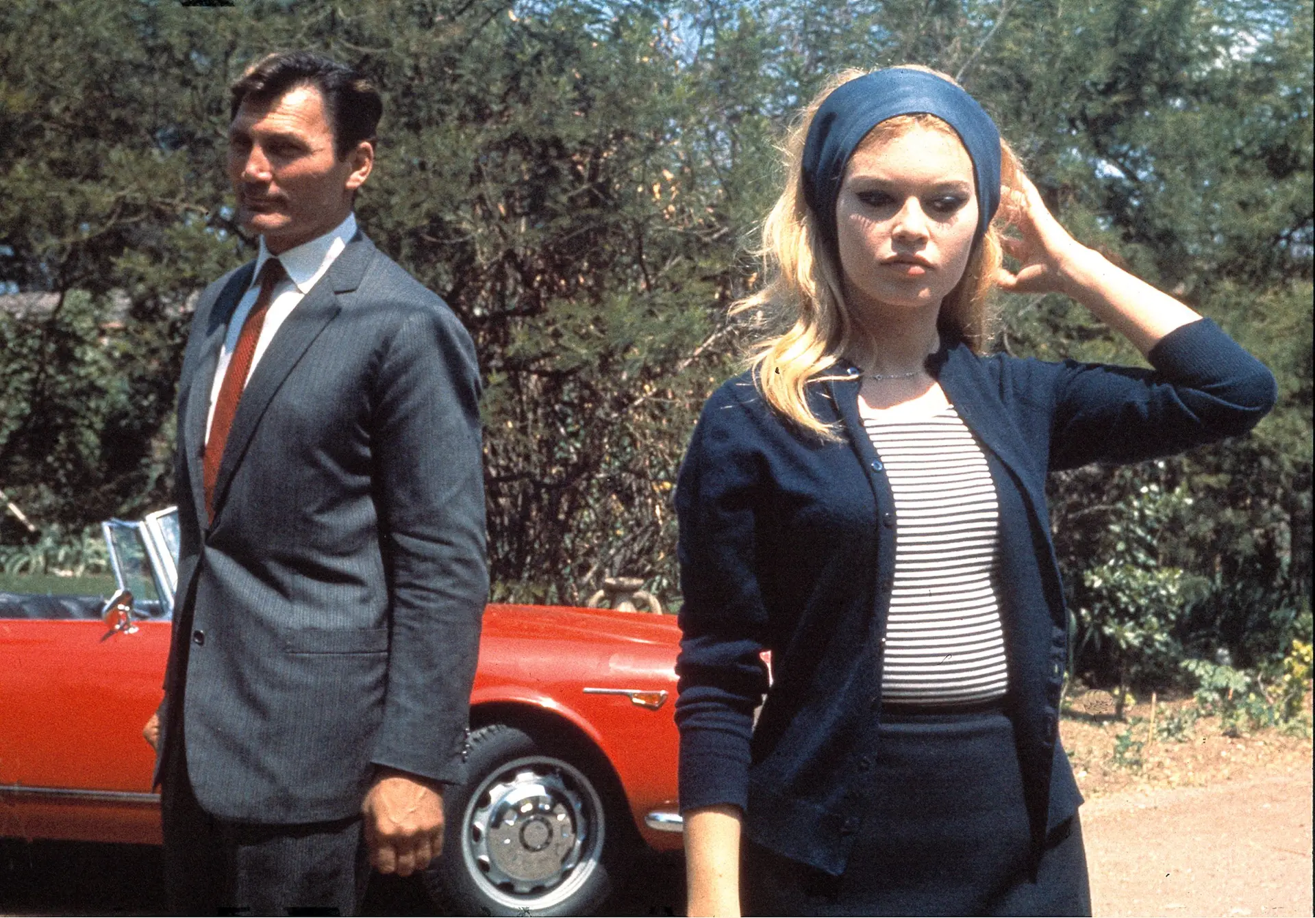 Os atores Brigitte Bardot e Jack Palance durante as filmagens de "Le Mepris", "O Desprezo", de Jean-Luc Godard, em Roma, em maio de 1963. 