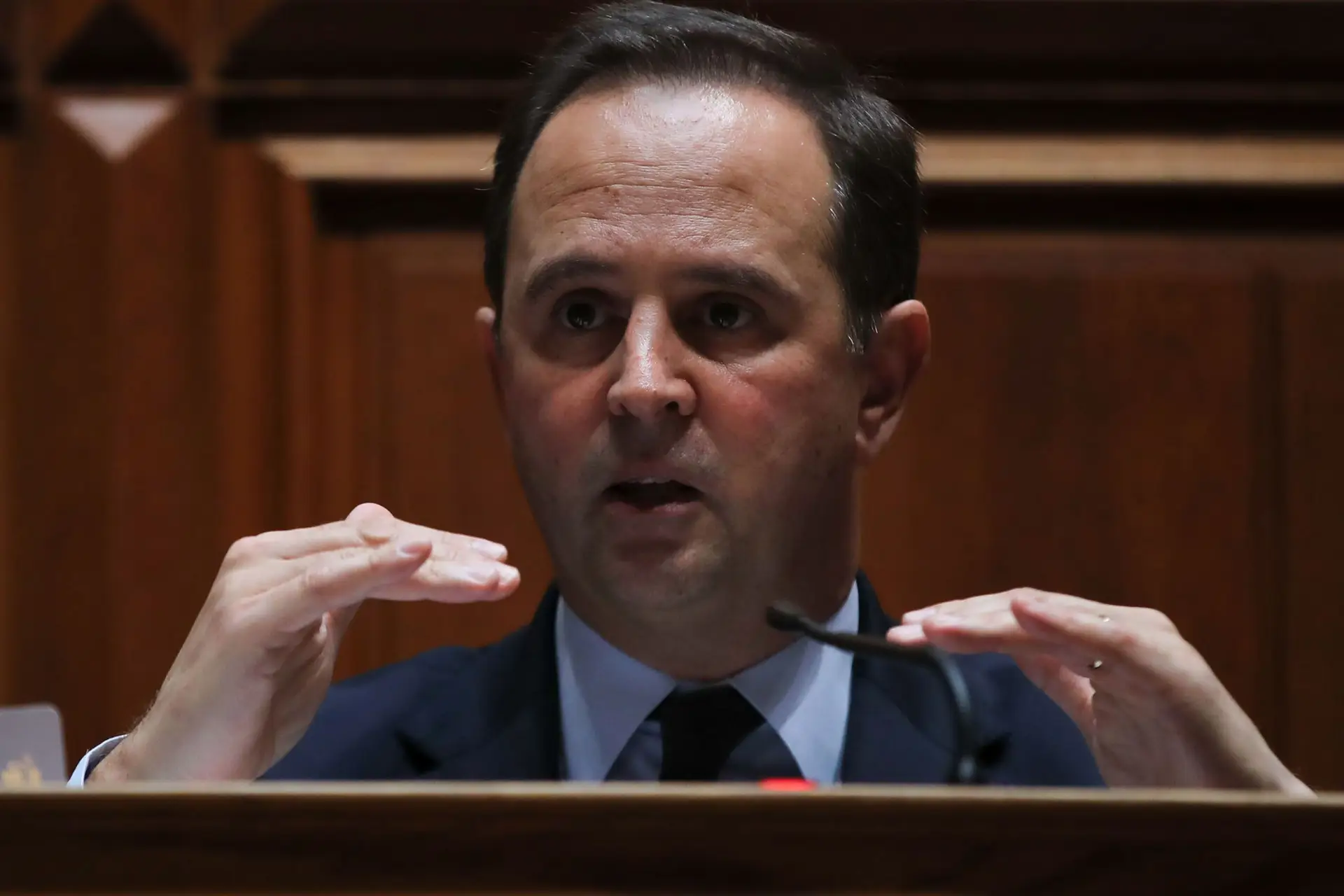 Fernando Medina vai esta sexta-feira à AR prestar esclarecimentos sobre a TAP