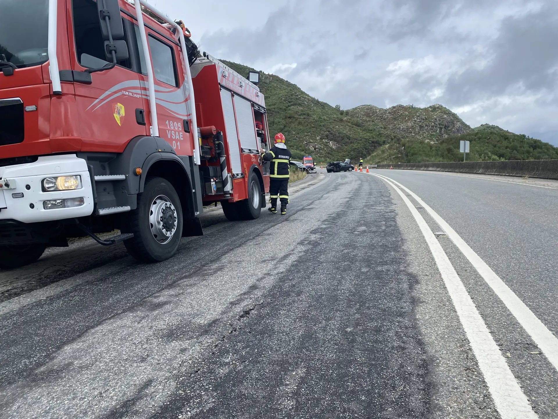 Colisão entre dois carros no antigo IP5 faz um morto