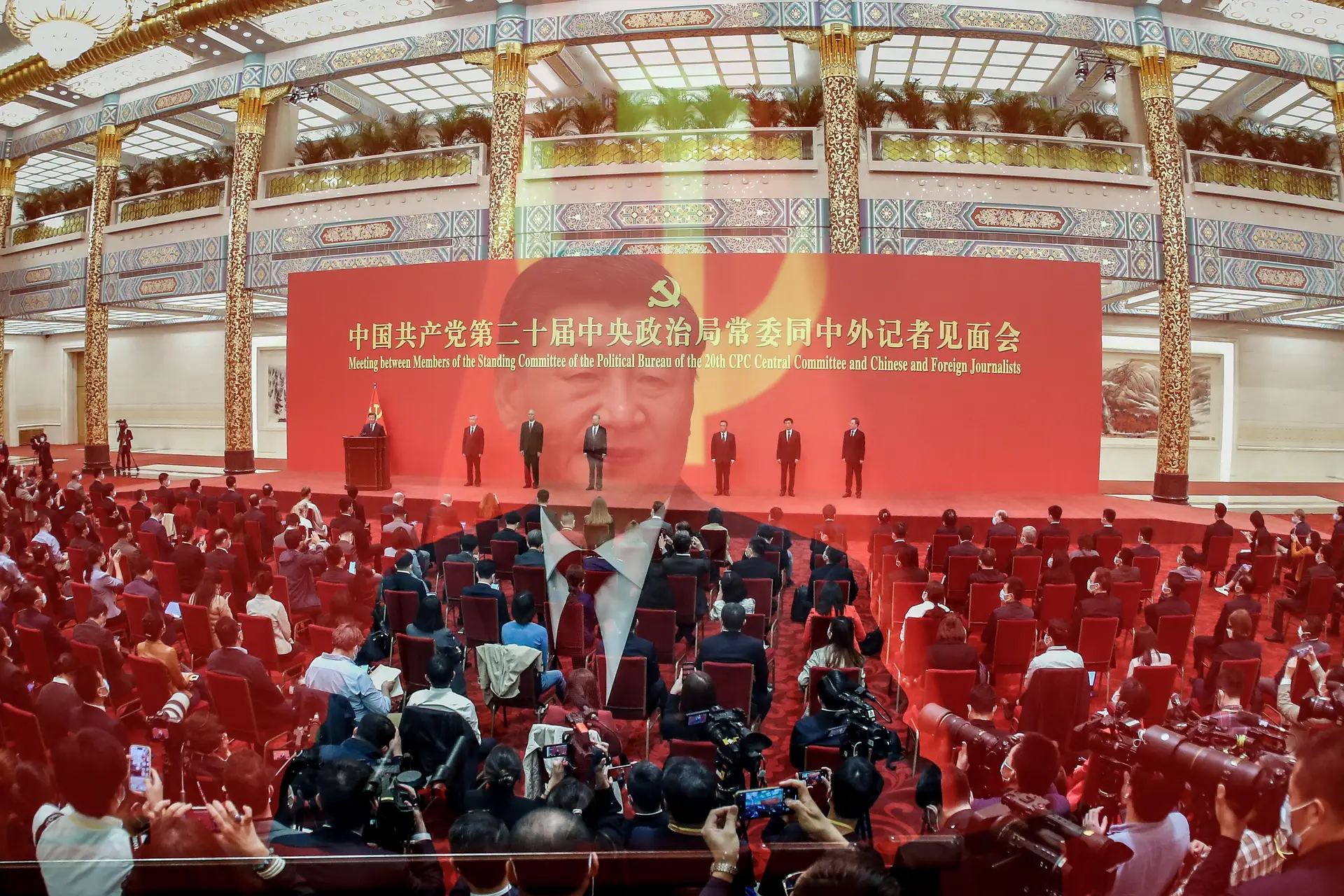 Xi Jinping assegura terceiro mandato como Presidente da China com poder reforçado