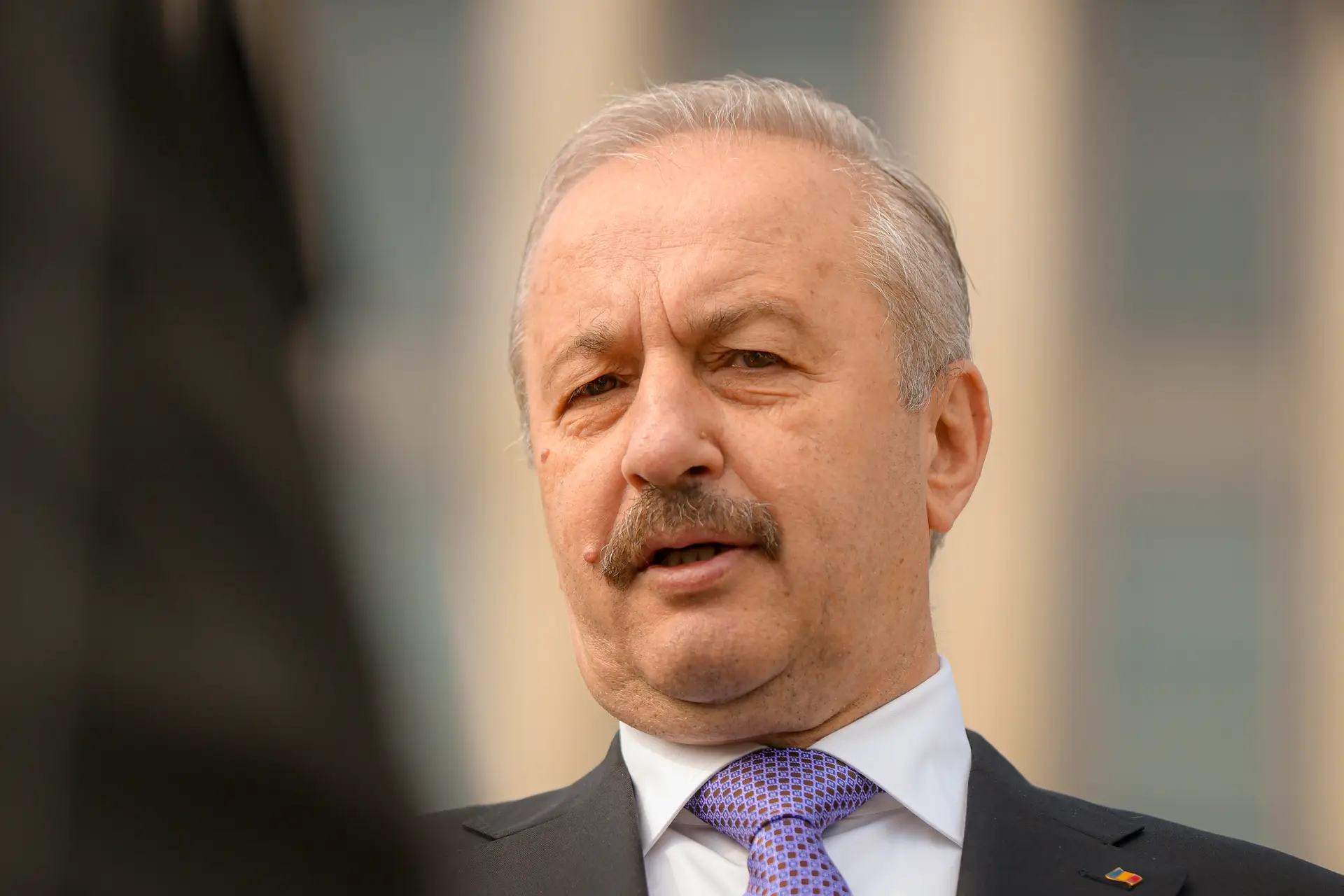 Ministro da Defesa romeno demite-se após pedir negociação à NATO