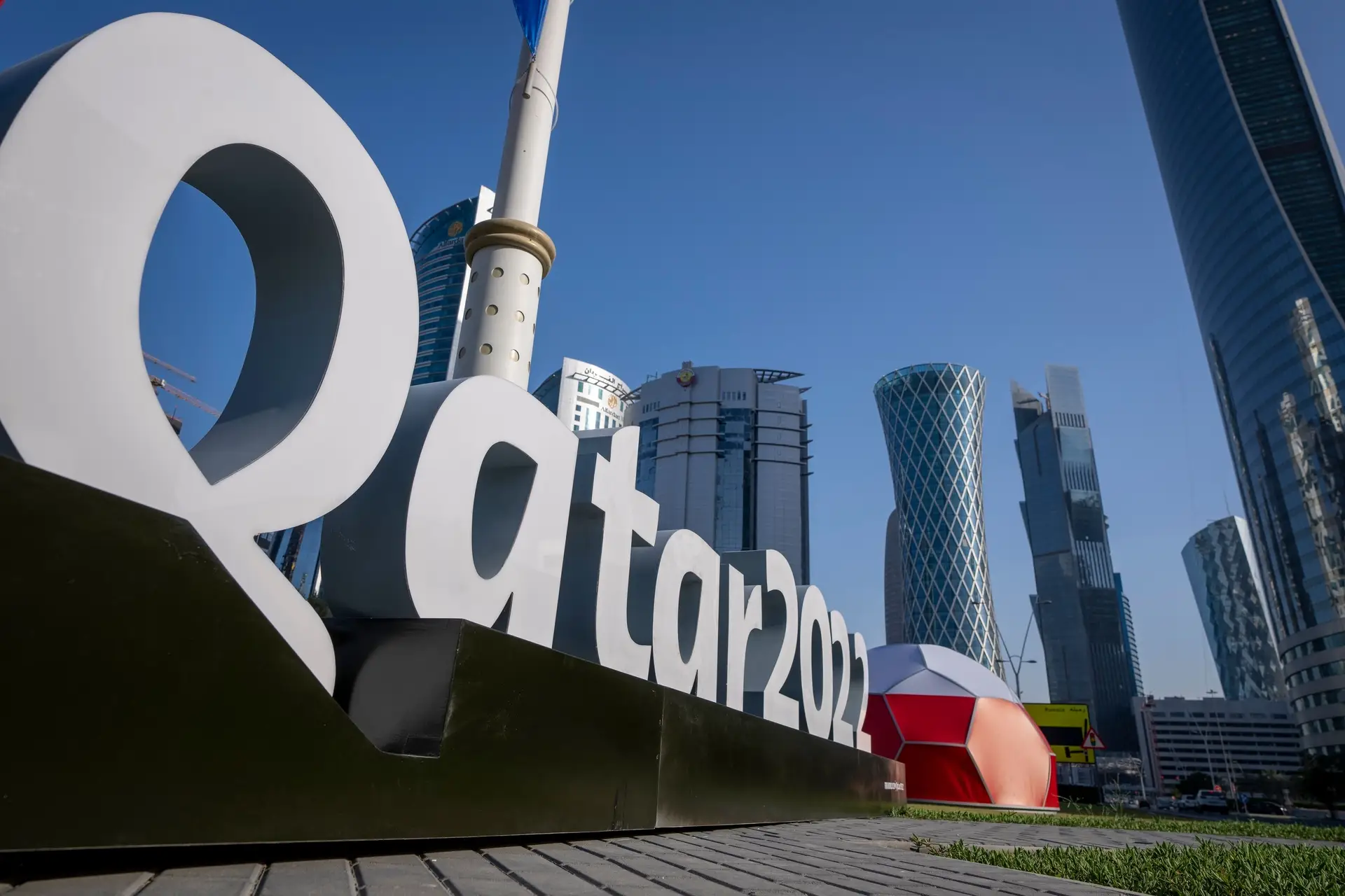 Human Rights Watch acusa polícia do Qatar de prender e agredir pessoas da comunidade LGBT