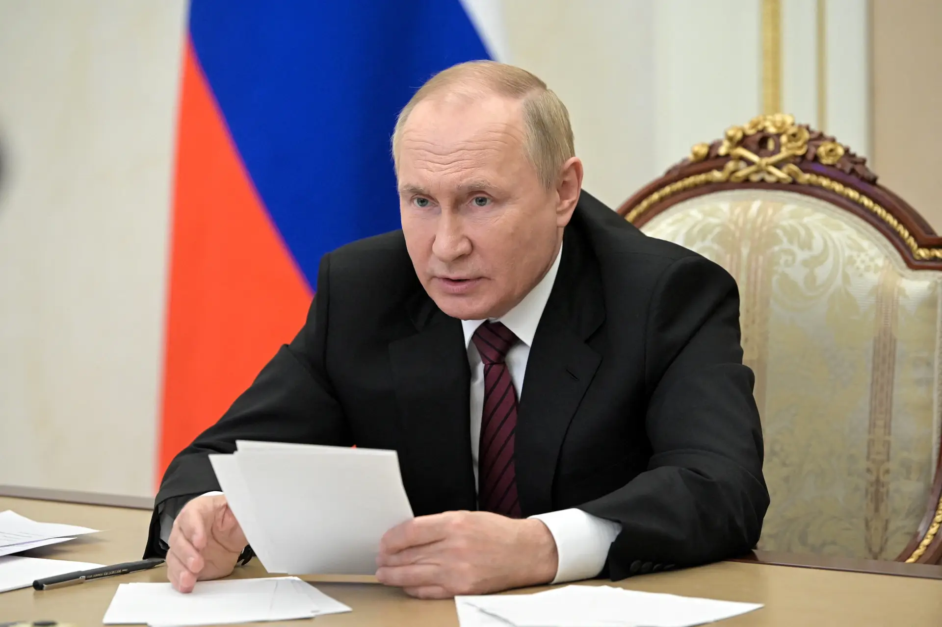 "Os planos são conhecidos": Putin volta a insistir em "bomba suja" da Ucrânia