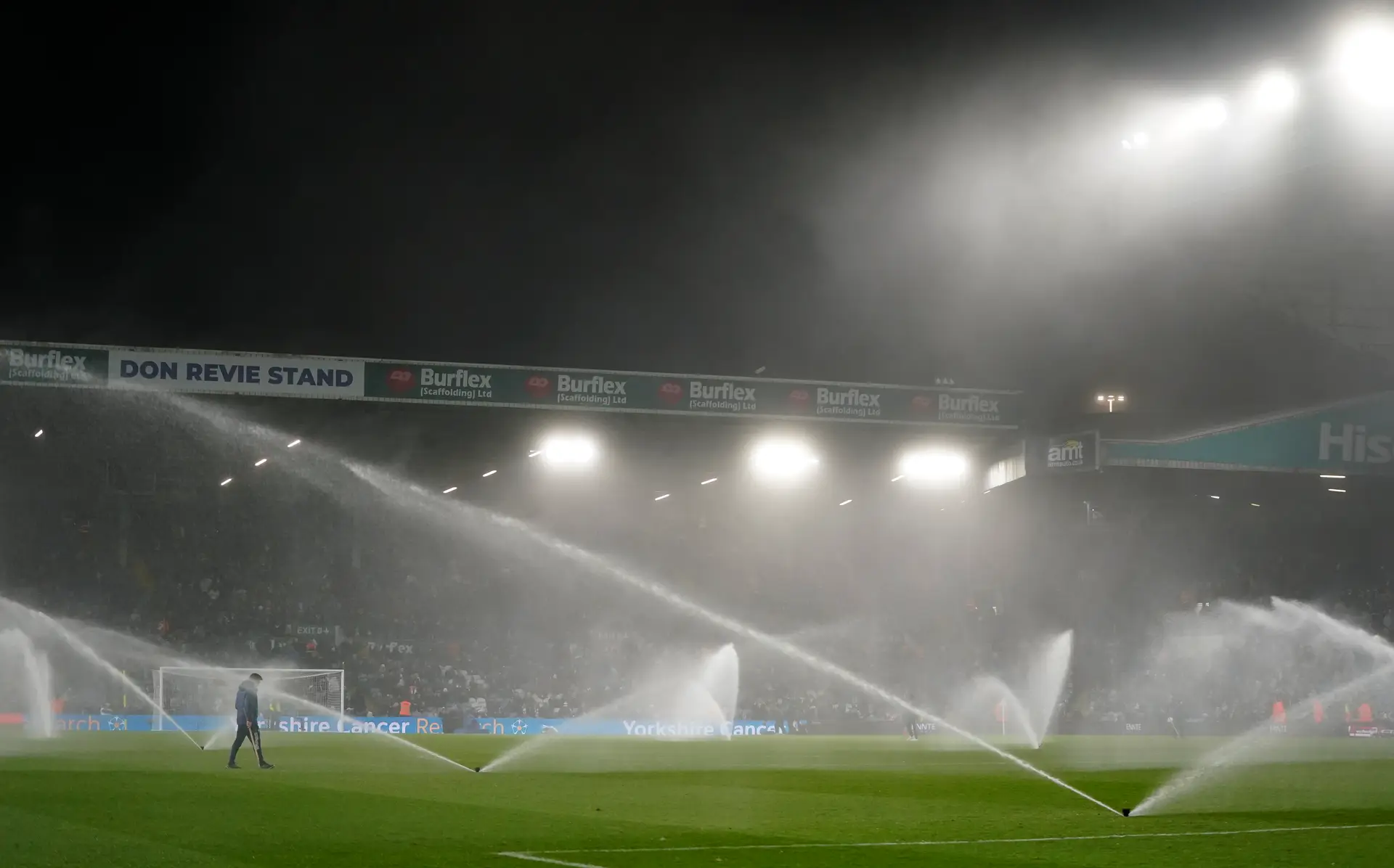 Mundial 2022: vão ser gastos 10 mil litros de água por dia, por cada estádio
