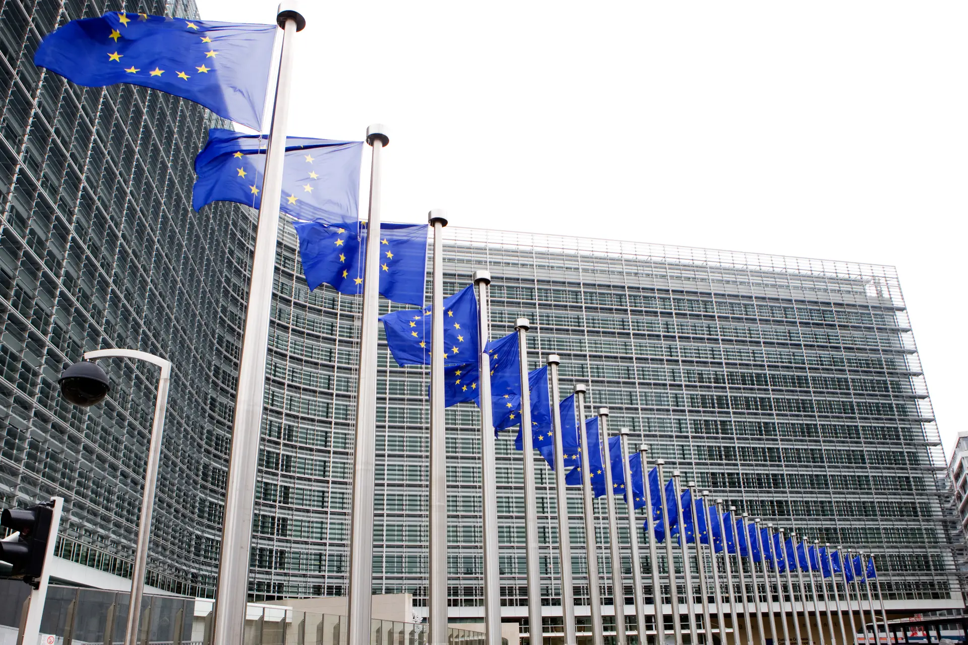 Bandeiras da União Europeia em Bruxelas.