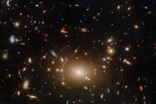 Hubble revela uma teia de galáxias unidas por um segredo obscuro