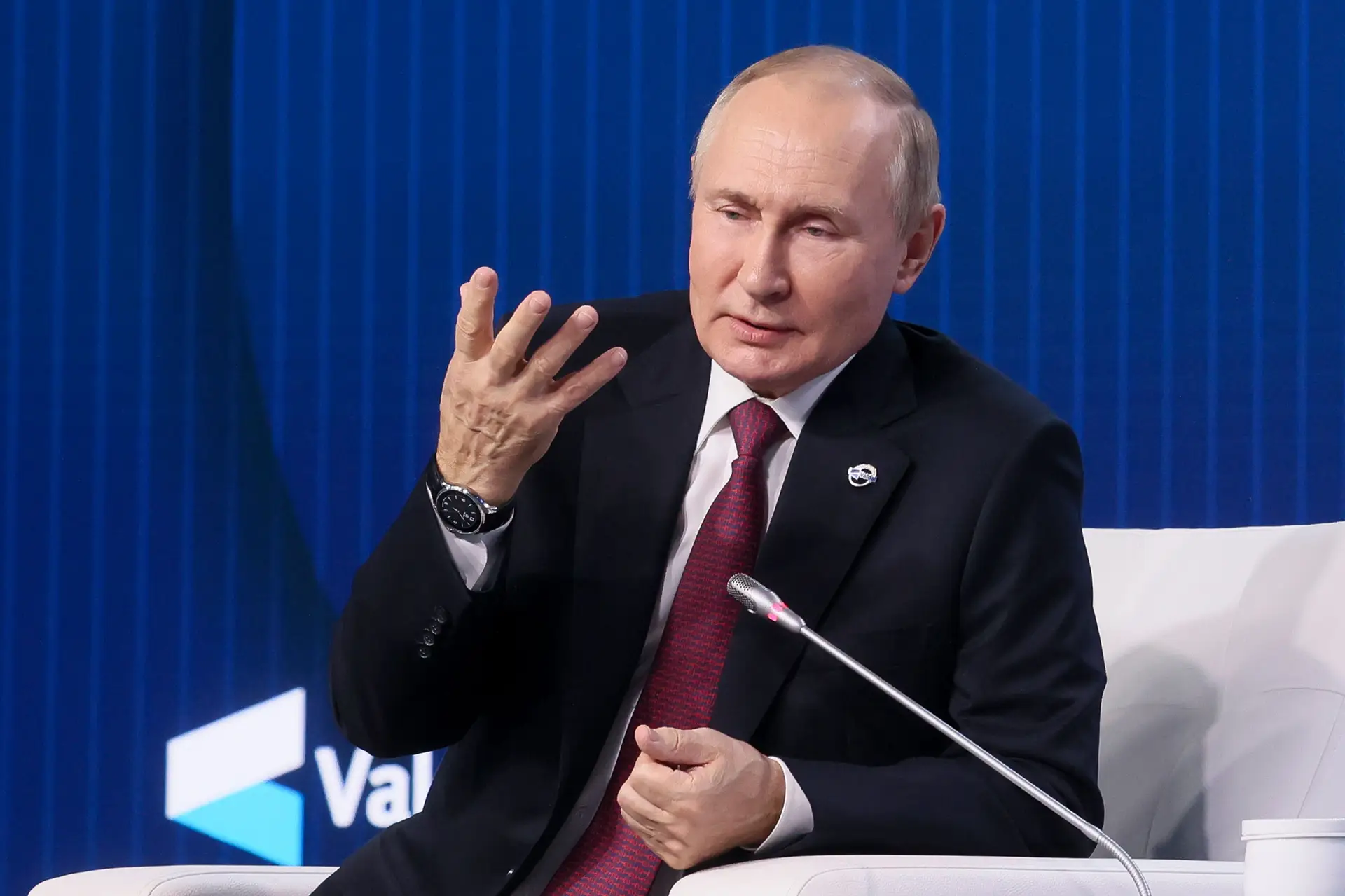 Compreender o conflito: Putin e a estratégia da negação