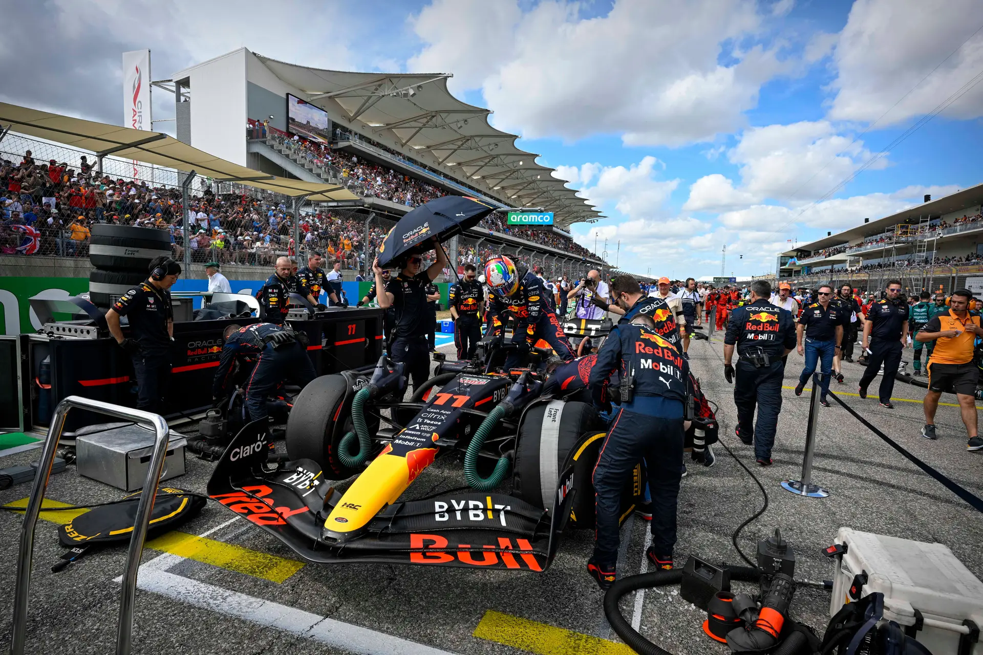Fórmula 1: Red Bull recebe multa milionária mas Max mantém titulo de 2021