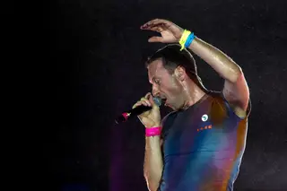 Coldplay levam a palco "hino" dos protestos no Irão