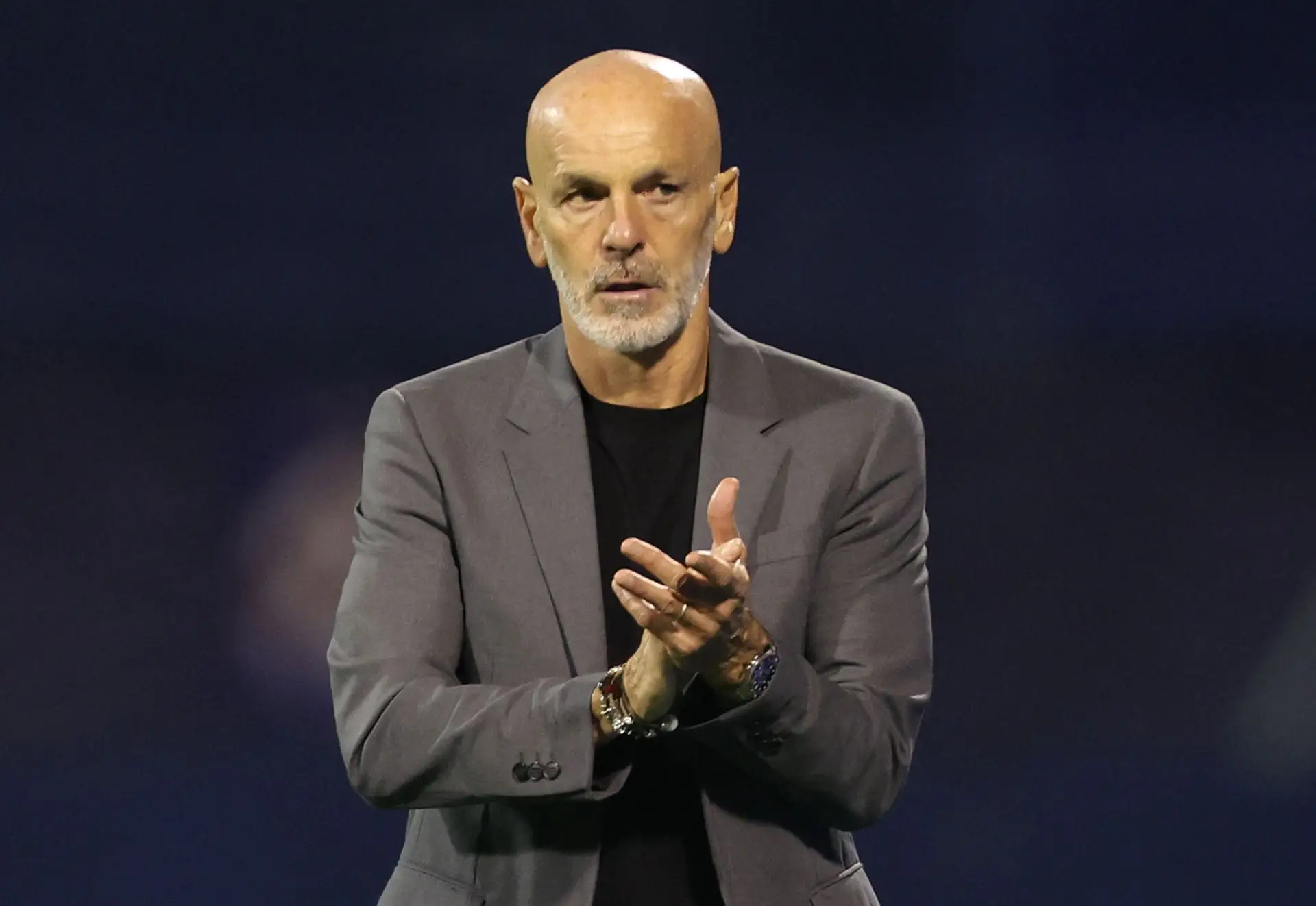 AC Milan renova contrato com o treinador Stefano Pioli