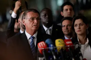 Bolsonaro quebra o silêncio: o discurso de dois minutos que demorou 40 horas a chegar