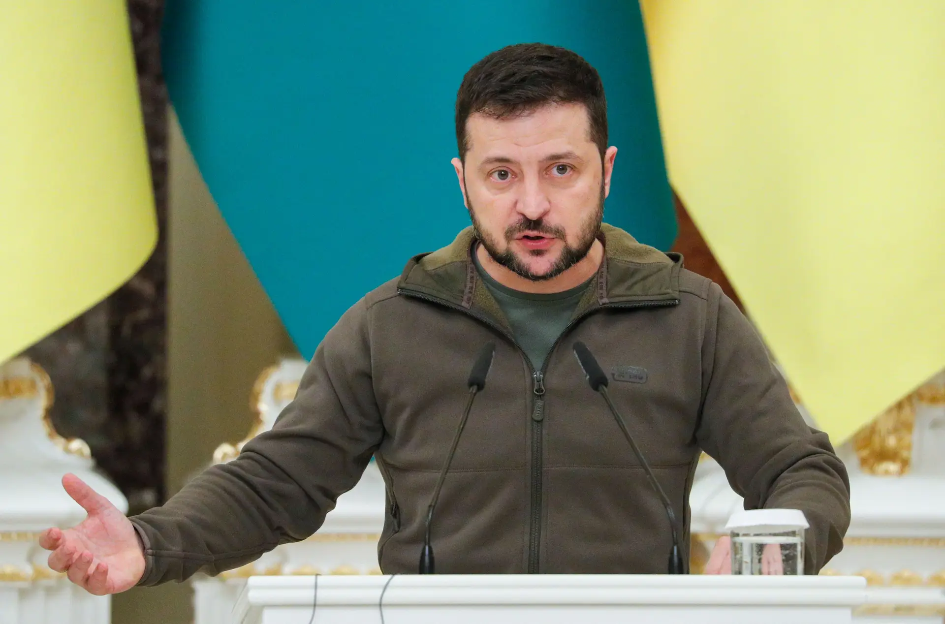Zelensky diz a Guterres estar pronto para "garantir segurança alimentar mundial"